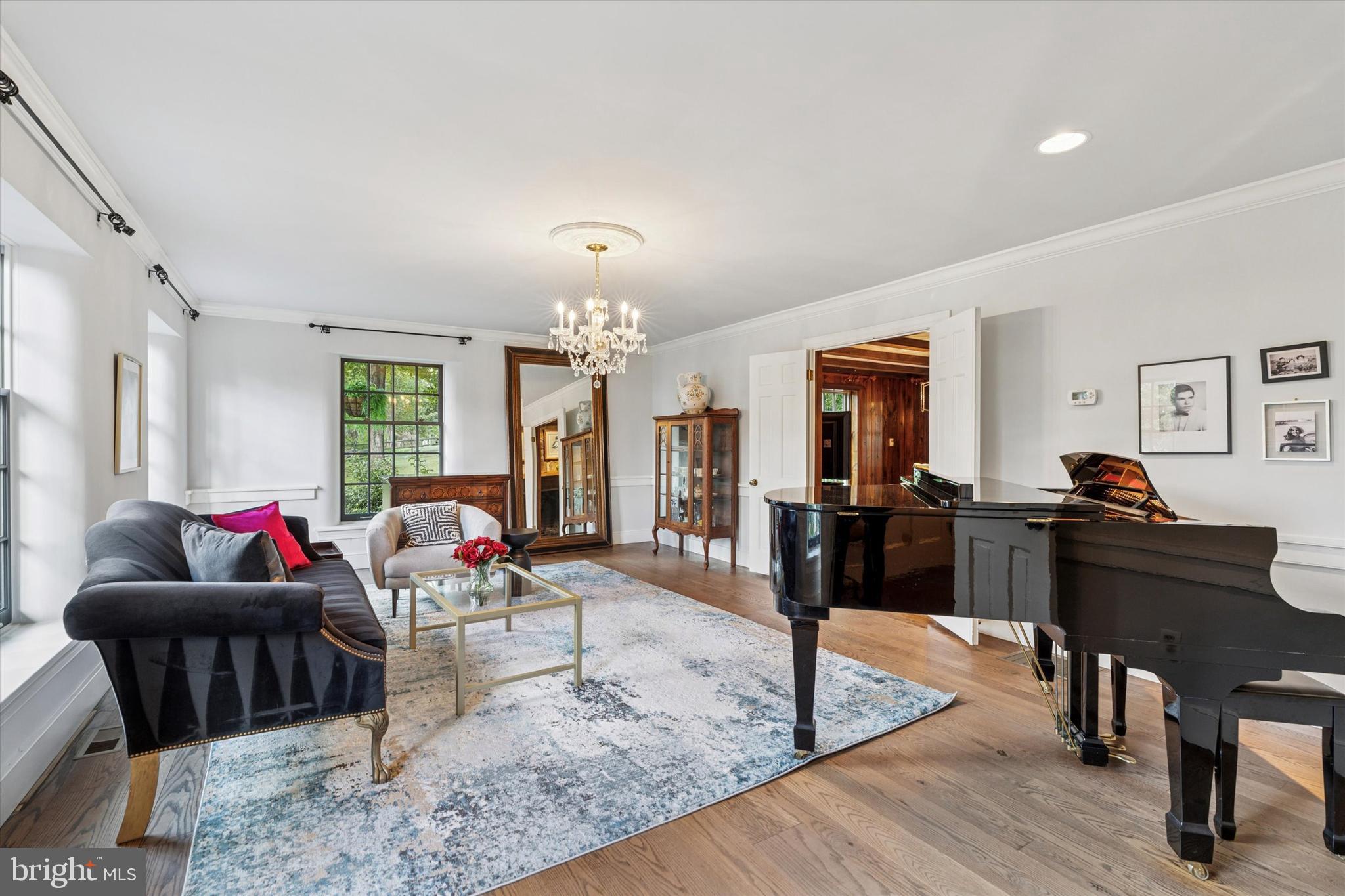 FOUR OAKS FARM - Residential