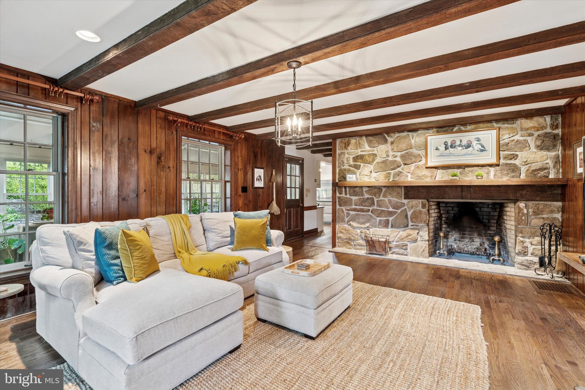 FOUR OAKS FARM - Residential