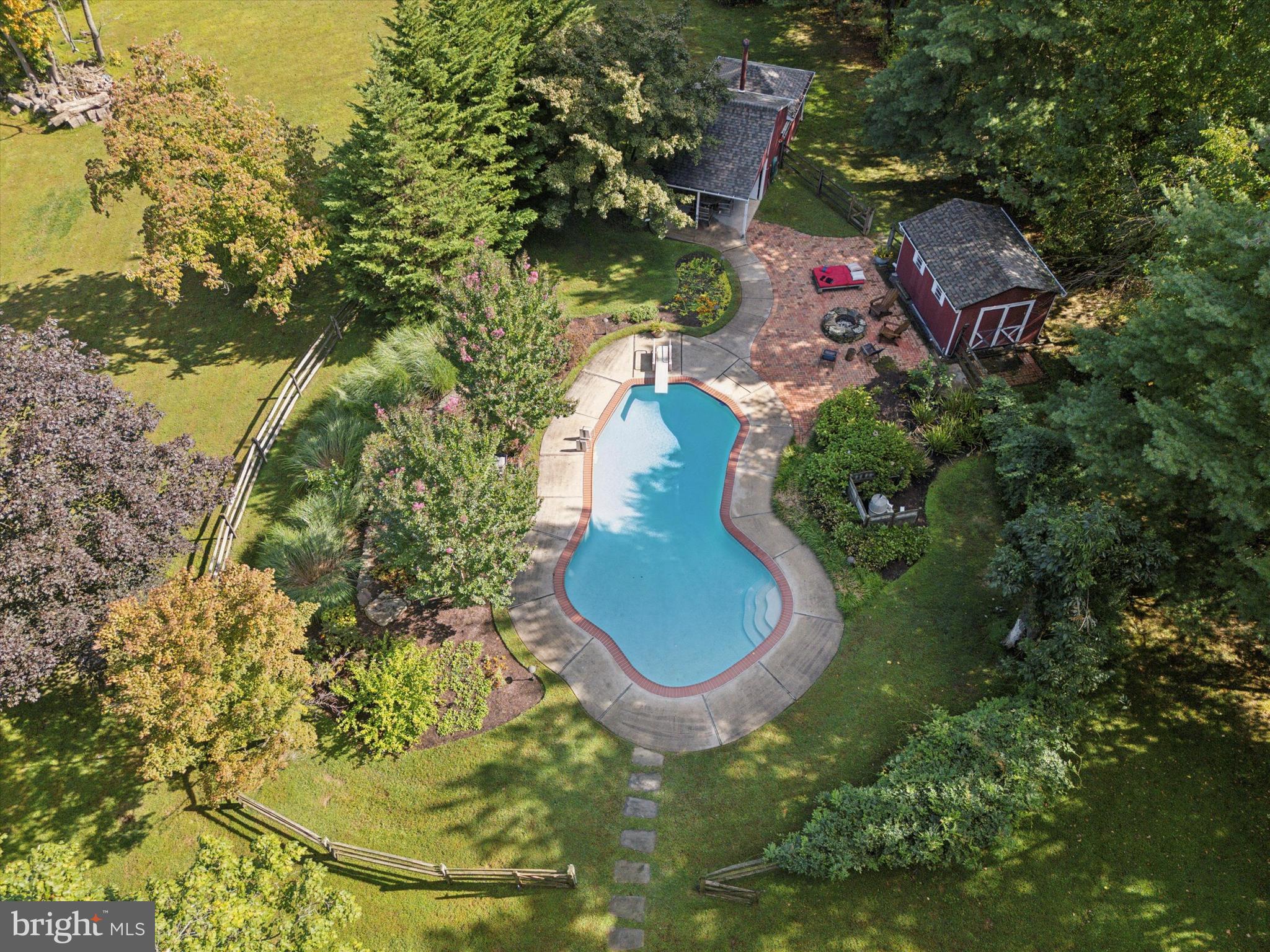 FOUR OAKS FARM - Residential