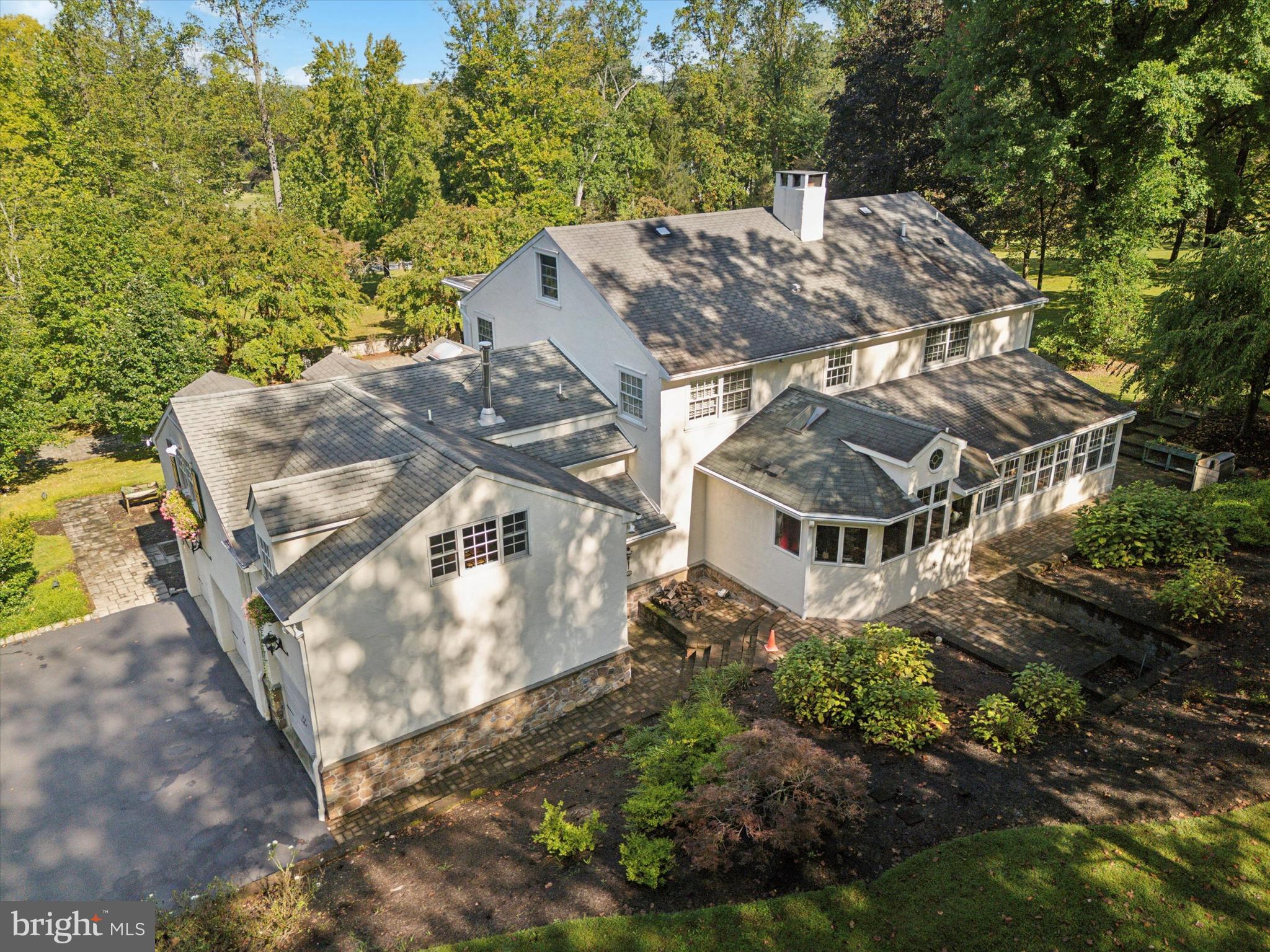 FOUR OAKS FARM - Residential