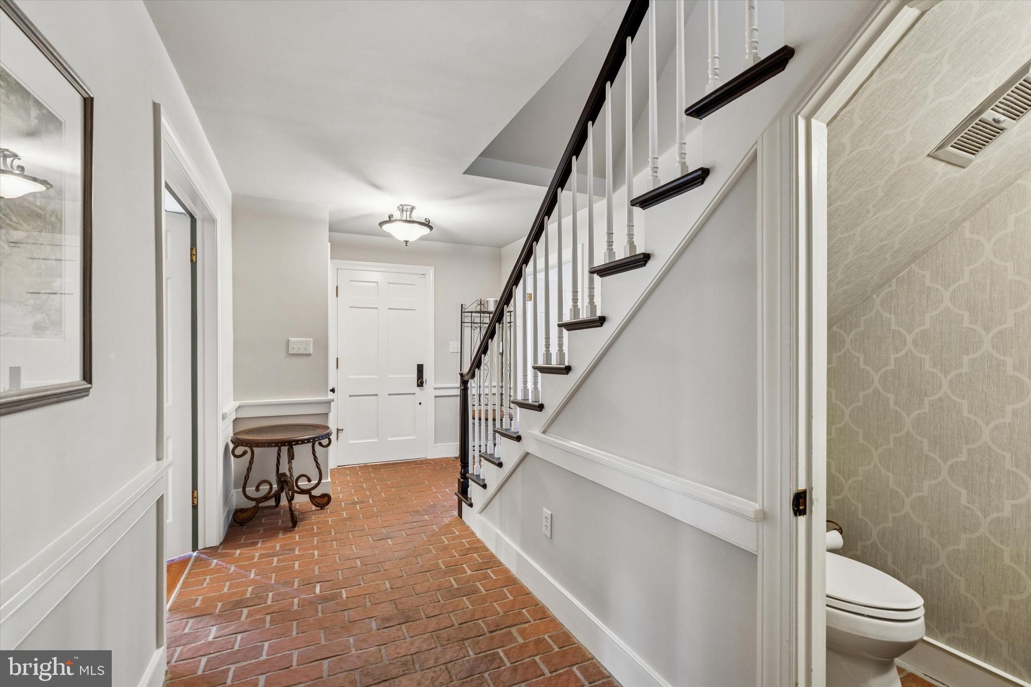 FOUR OAKS FARM - Residential