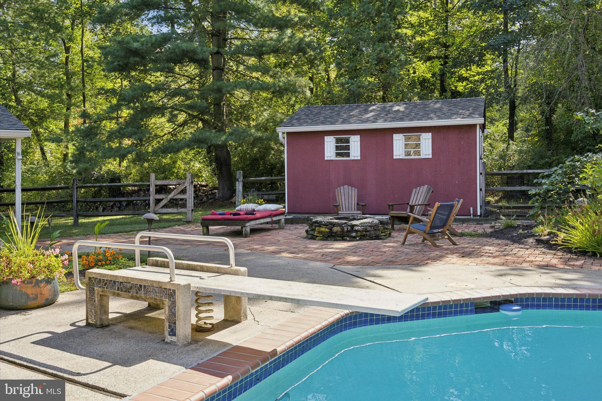 FOUR OAKS FARM - Residential