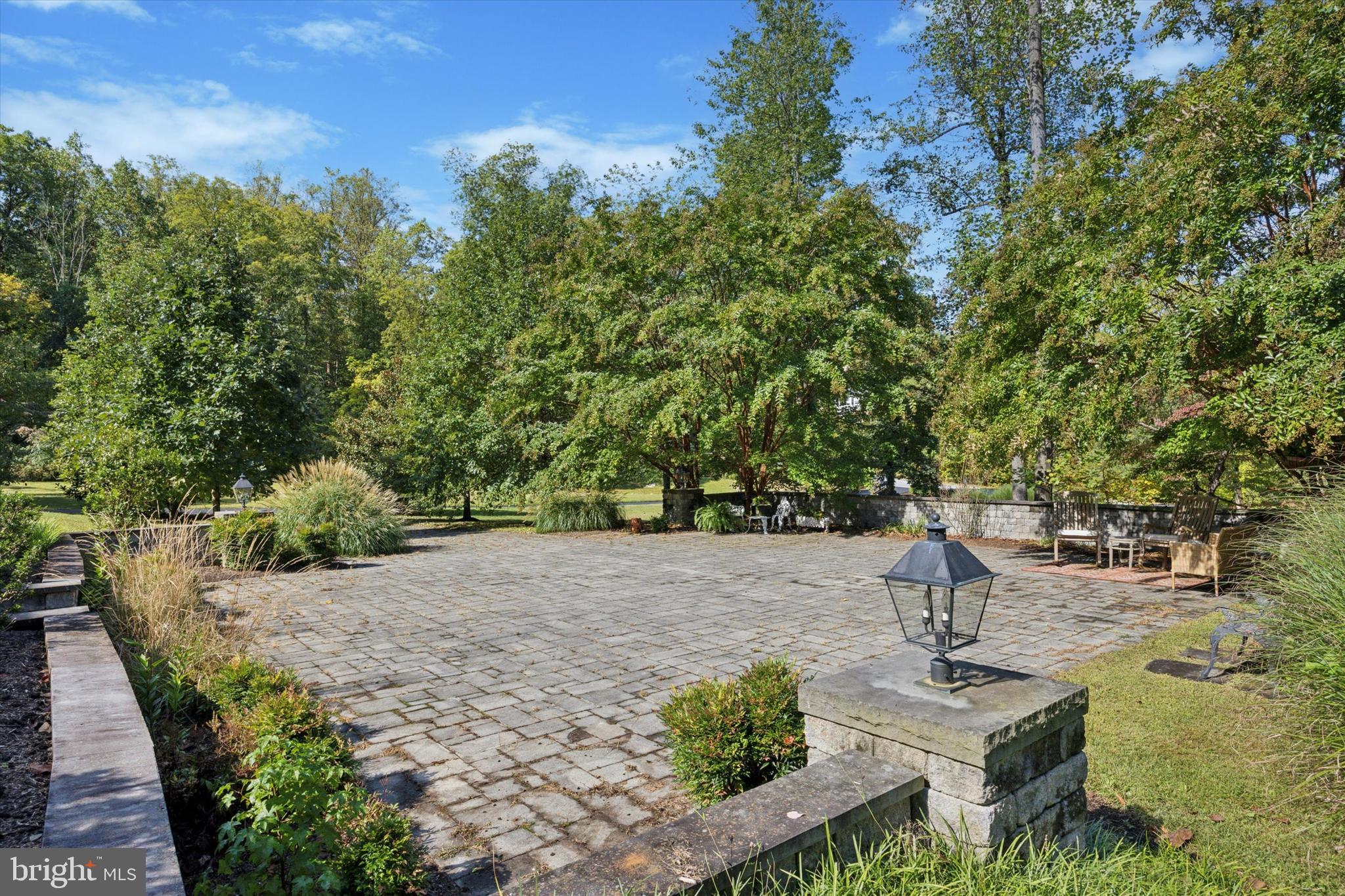 FOUR OAKS FARM - Residential