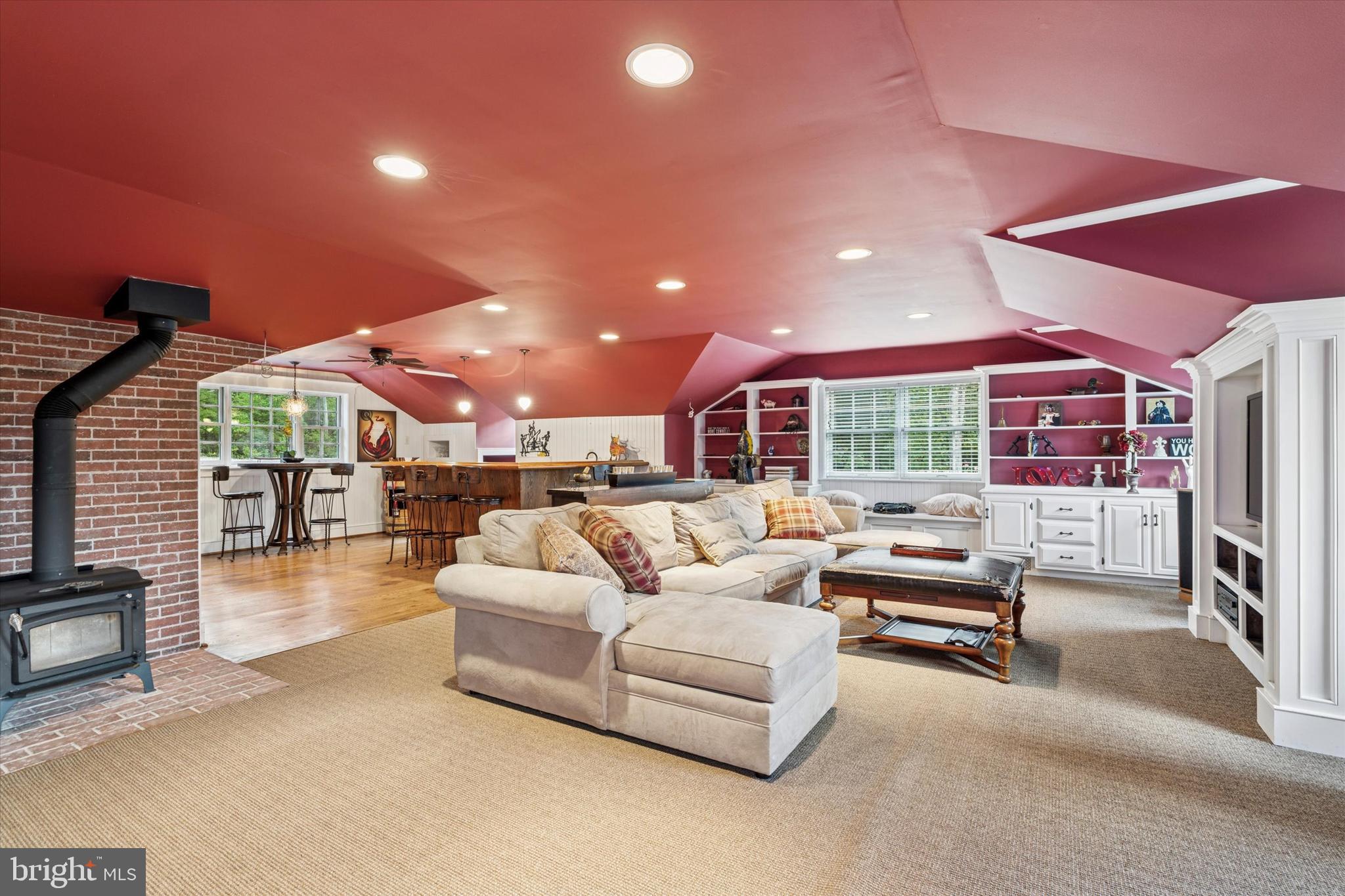 FOUR OAKS FARM - Residential