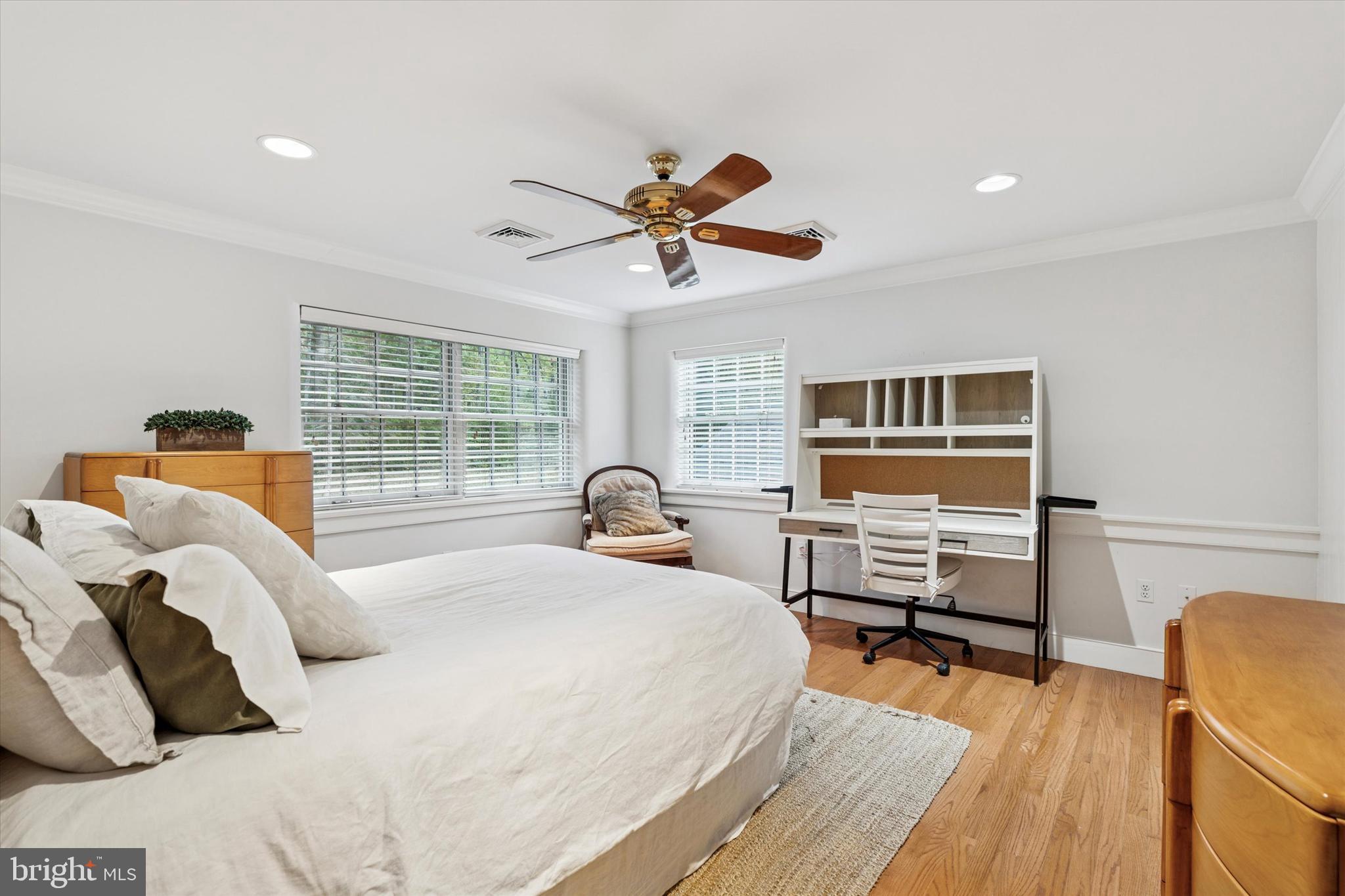 FOUR OAKS FARM - Residential