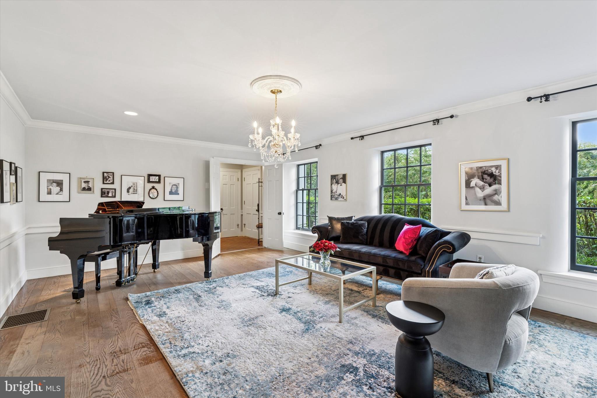 FOUR OAKS FARM - Residential