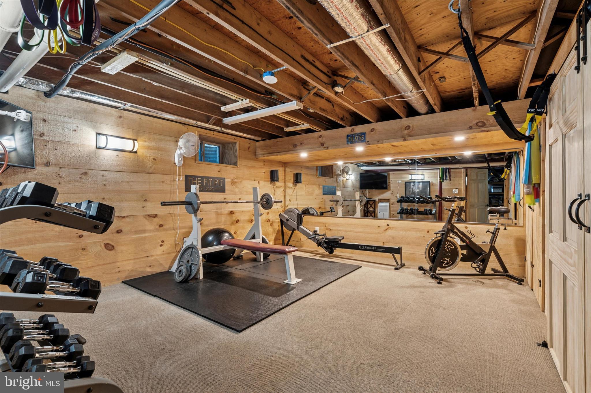 FOUR OAKS FARM - Residential