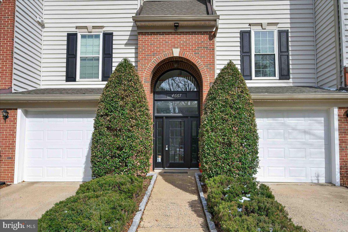 4667 LONGSTREET LANE 106