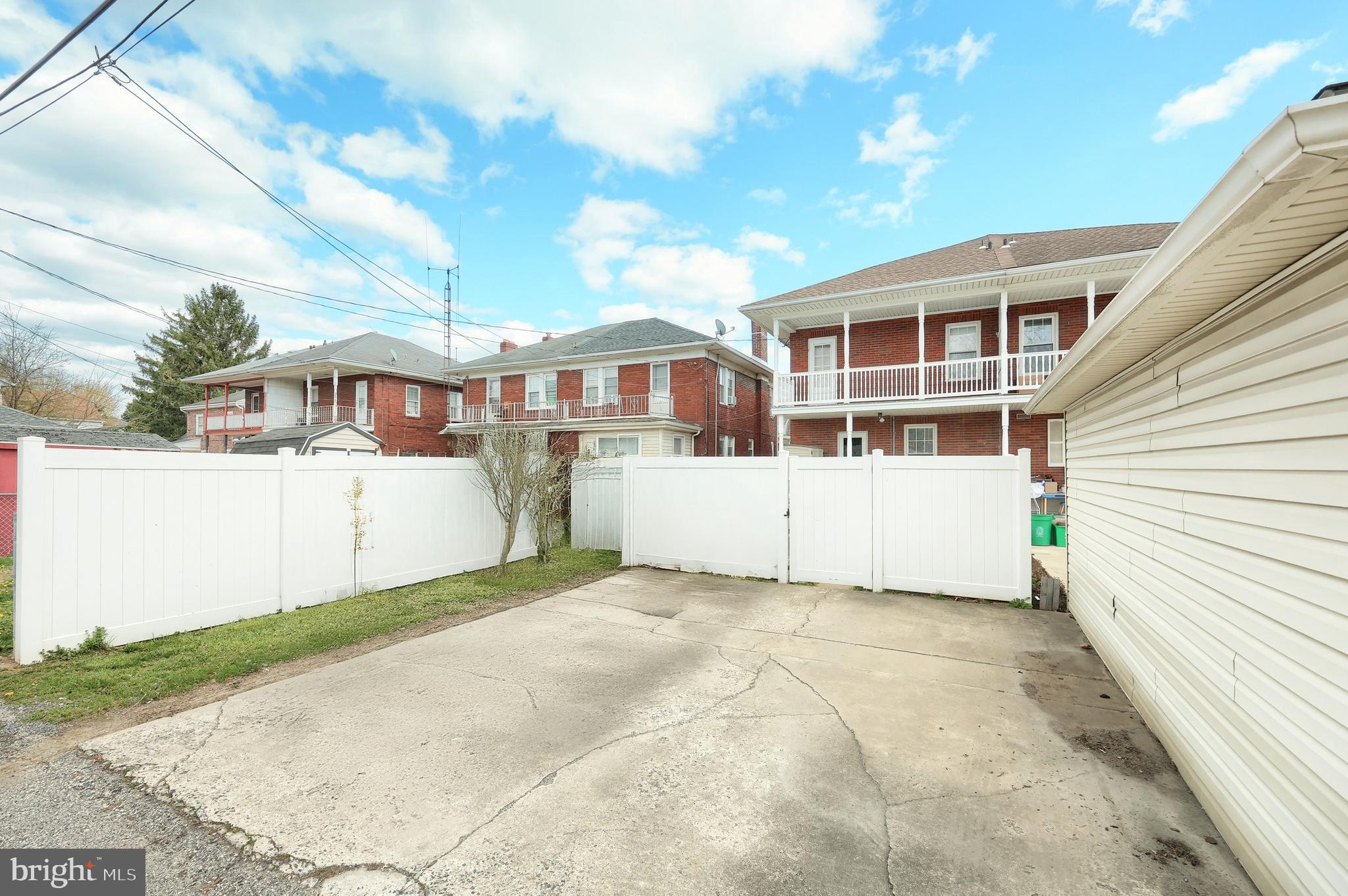 EAST YORK - Residential