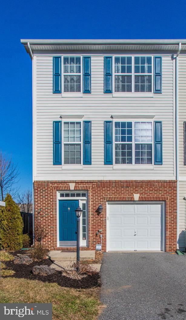 SUMMIT RIDGE - Residential