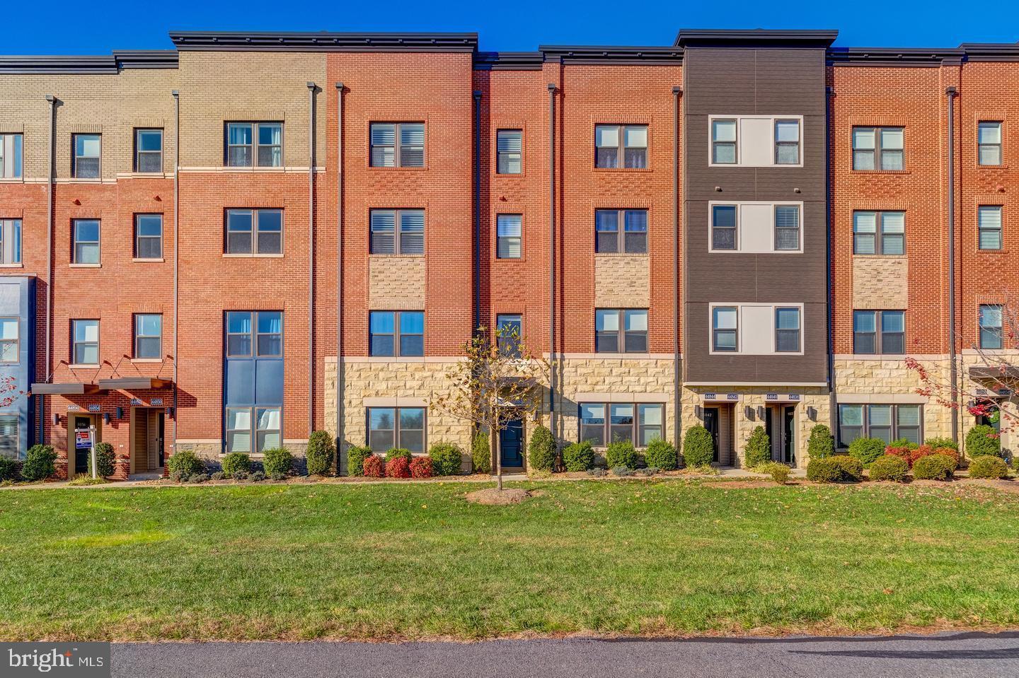ONE LOUDOUN - Residential Lease