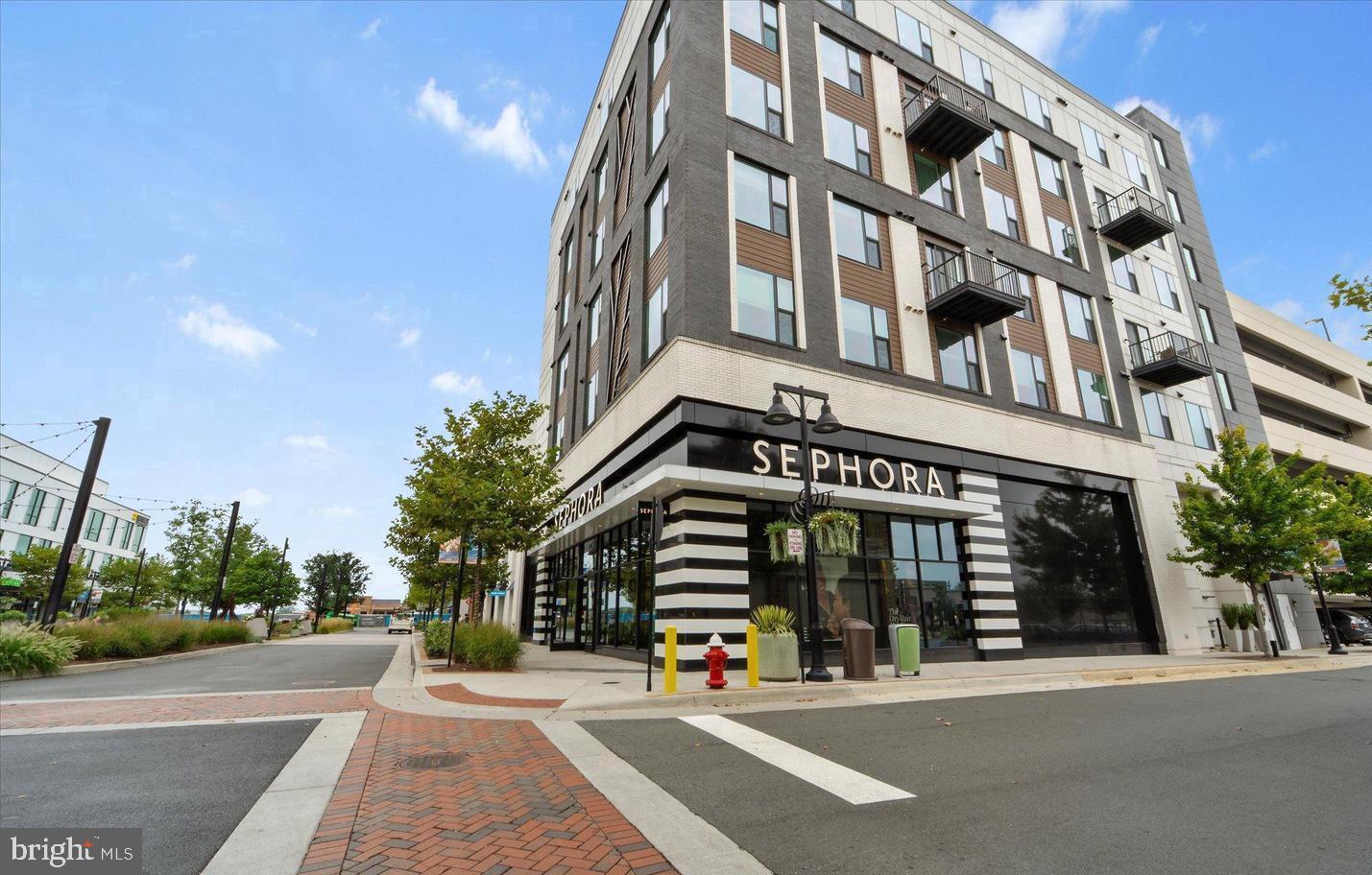 ONE LOUDOUN - Residential Lease