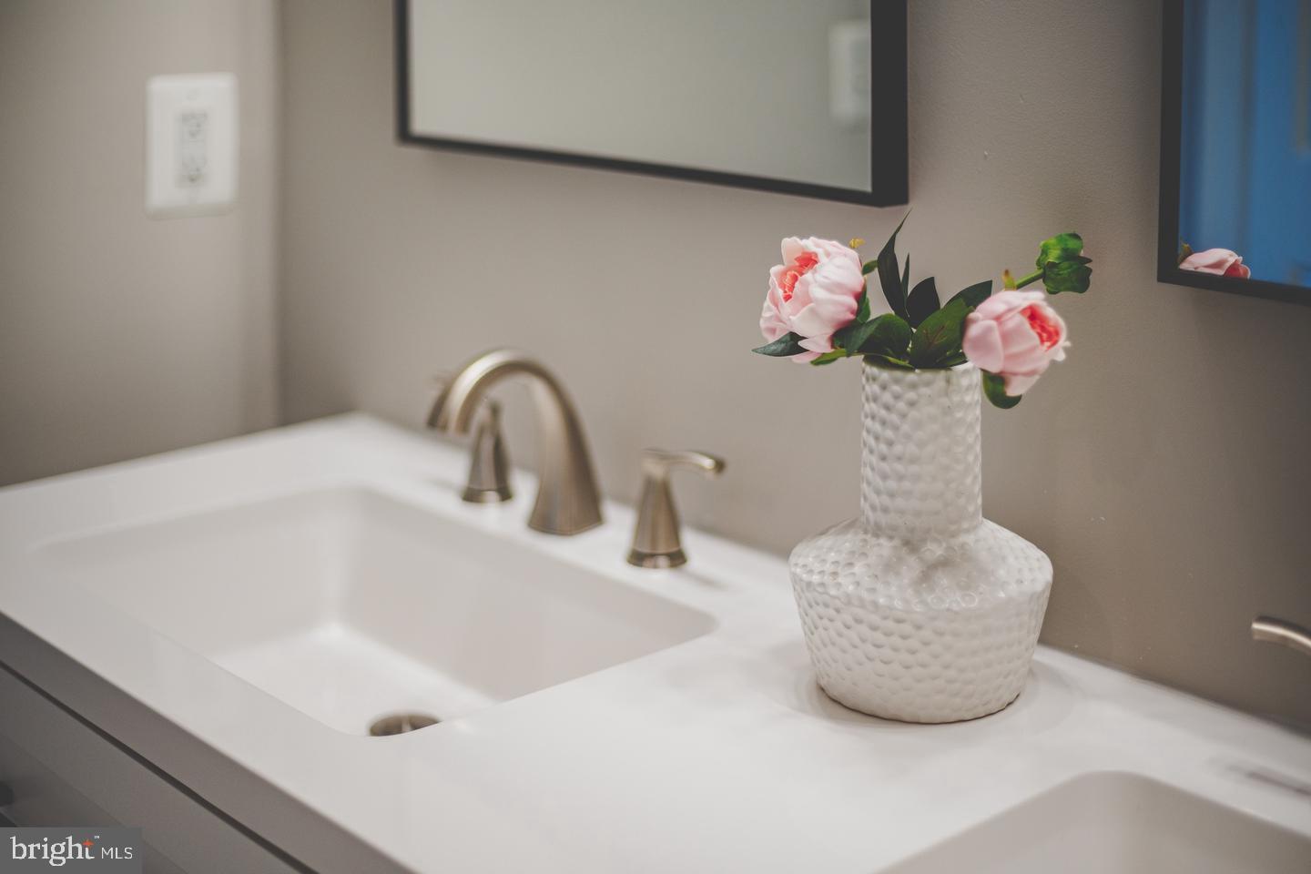 ONE LOUDOUN - Residential Lease