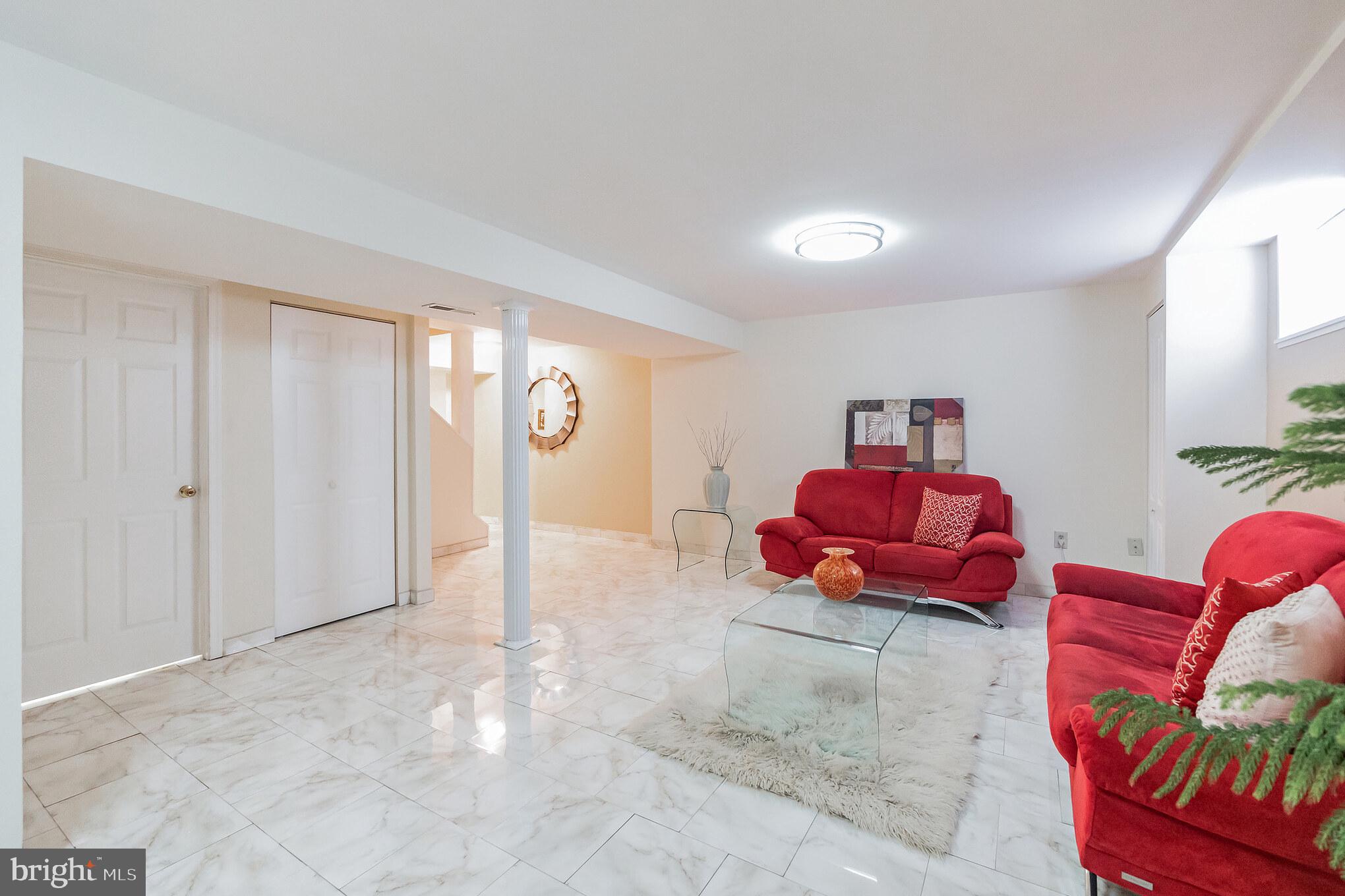 VALLEY MEADE - Residential