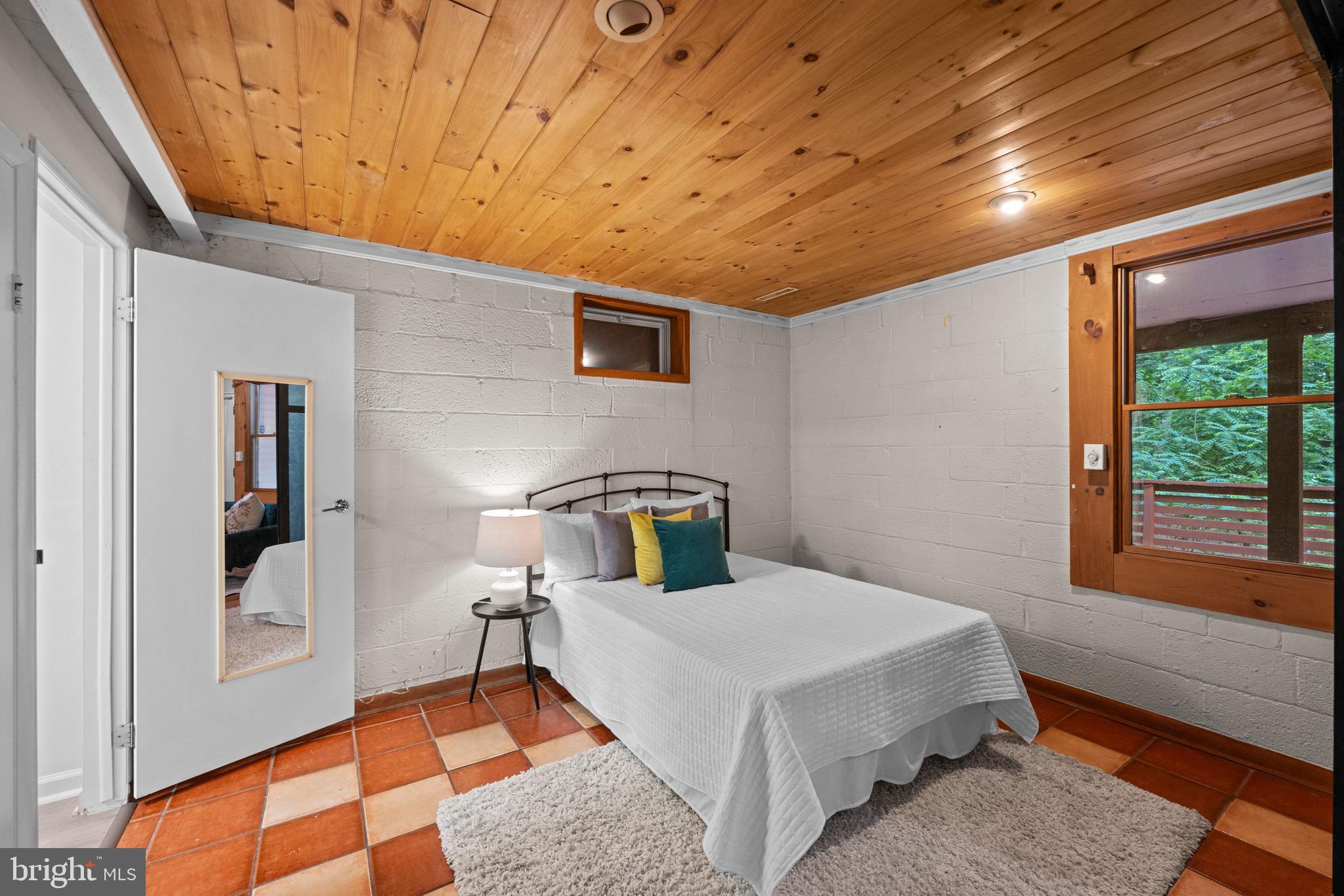 ROCK CREEK PALISADES - Residential