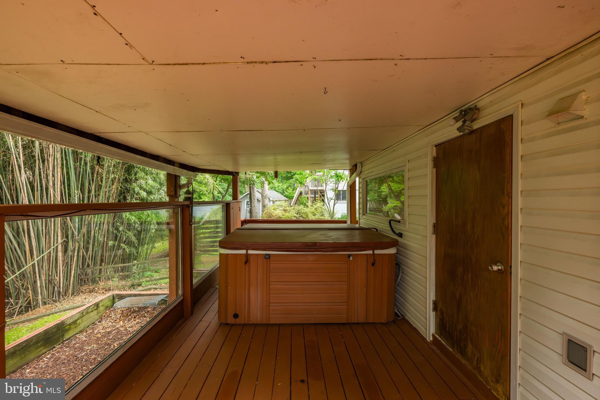 ROCK CREEK PALISADES - Residential