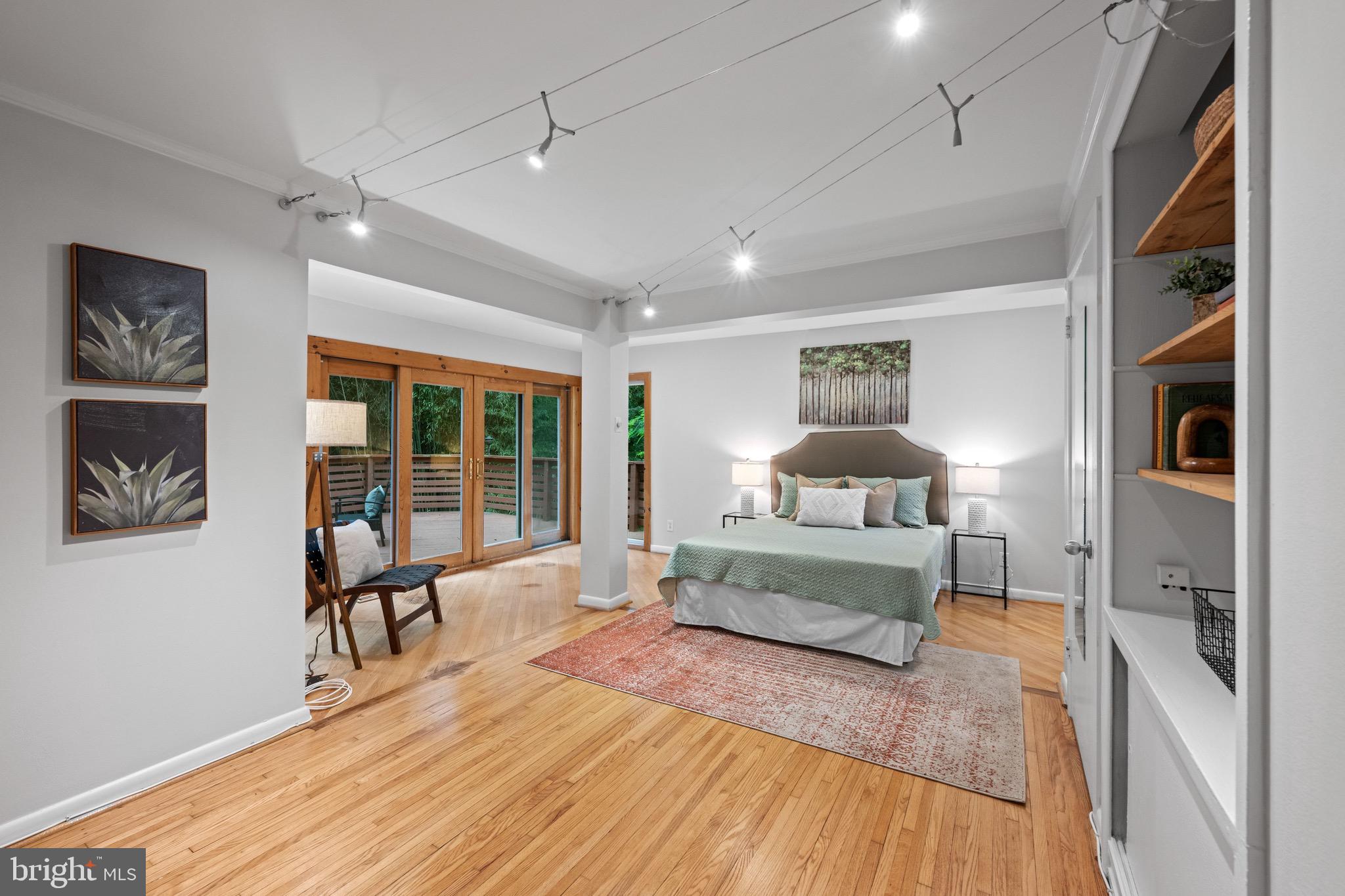 ROCK CREEK PALISADES - Residential