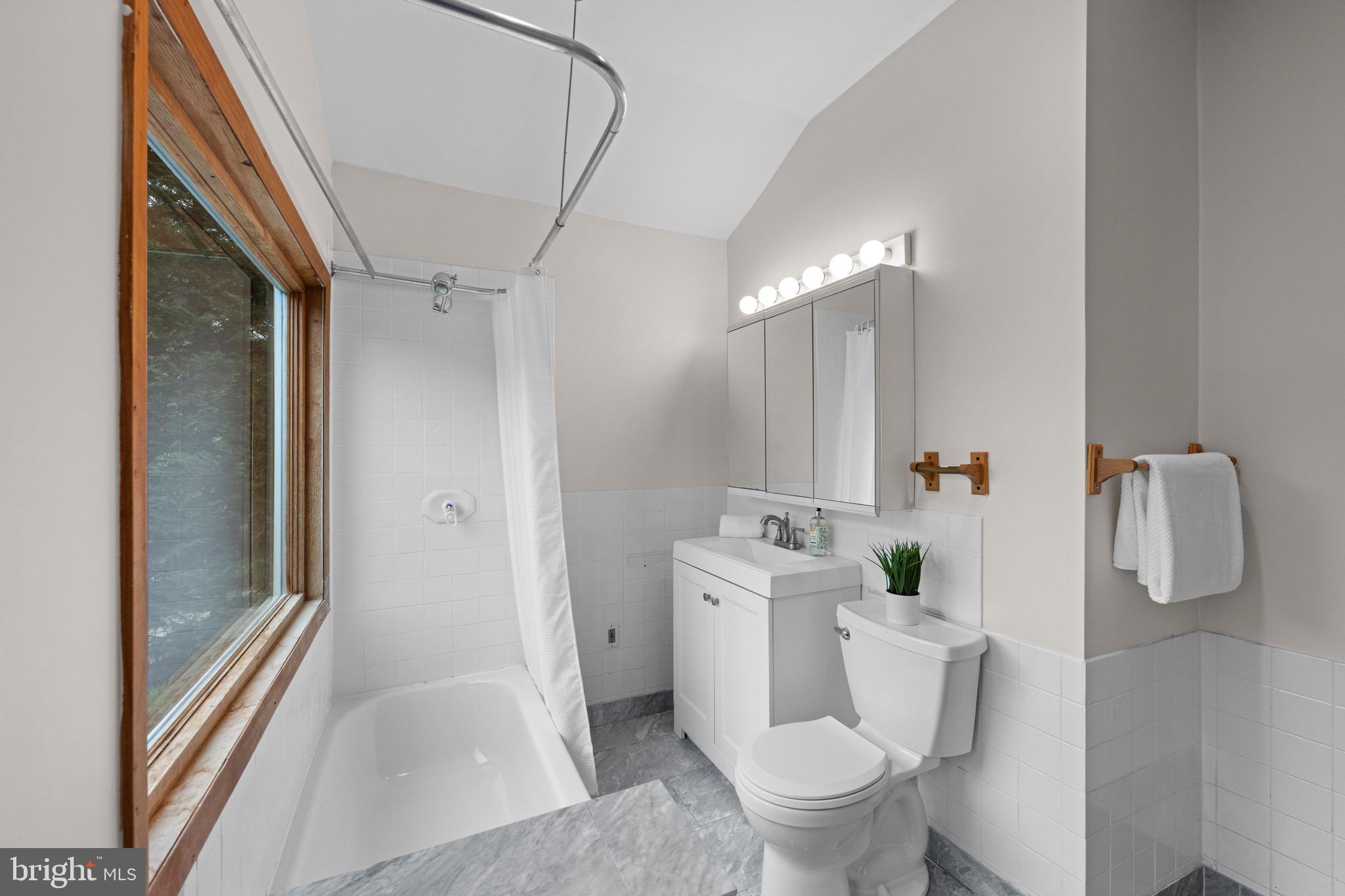 ROCK CREEK PALISADES - Residential