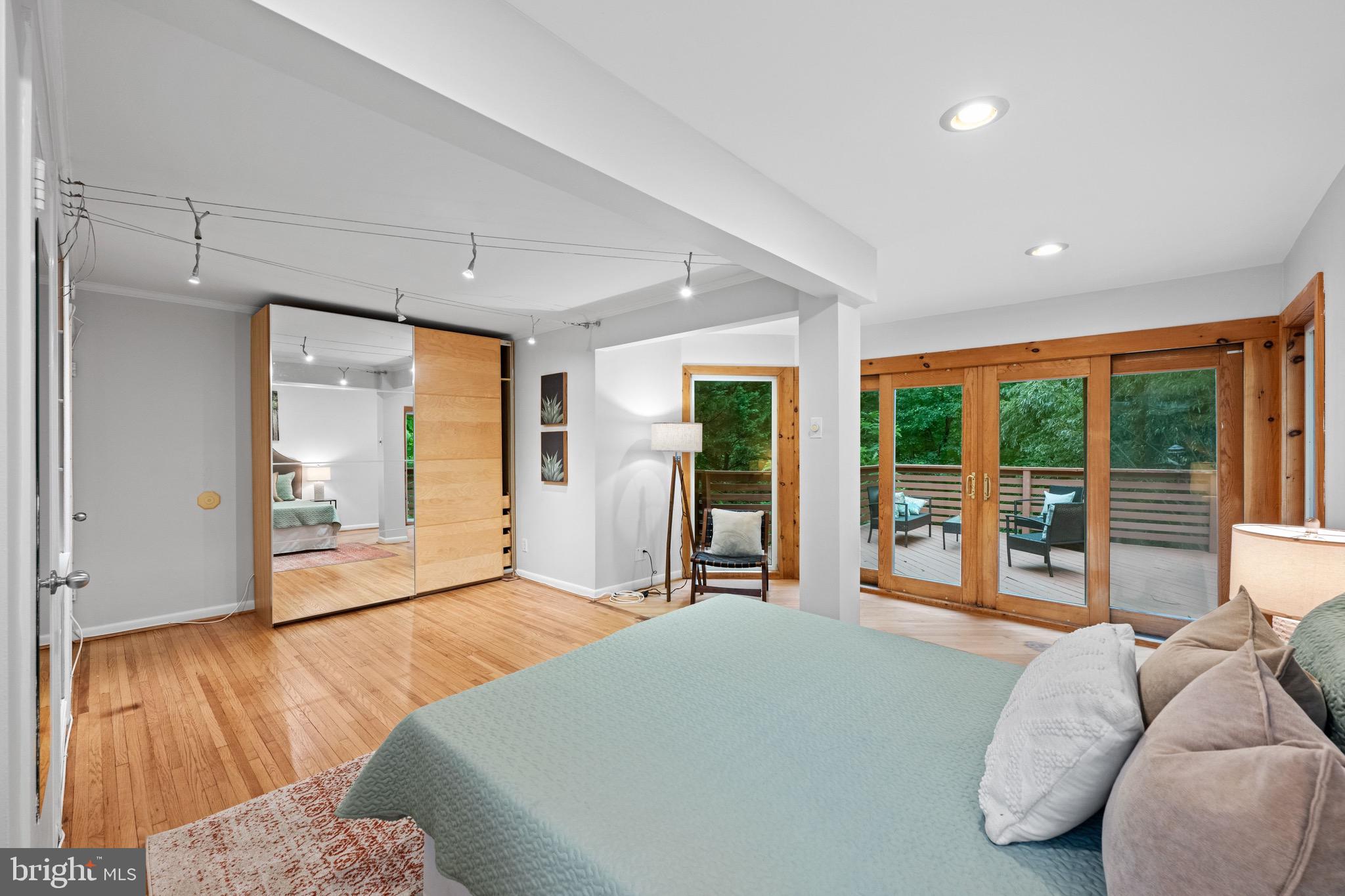 ROCK CREEK PALISADES - Residential