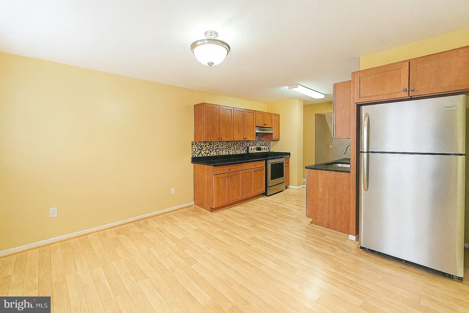 PINEWOOD STATION - Residential Lease