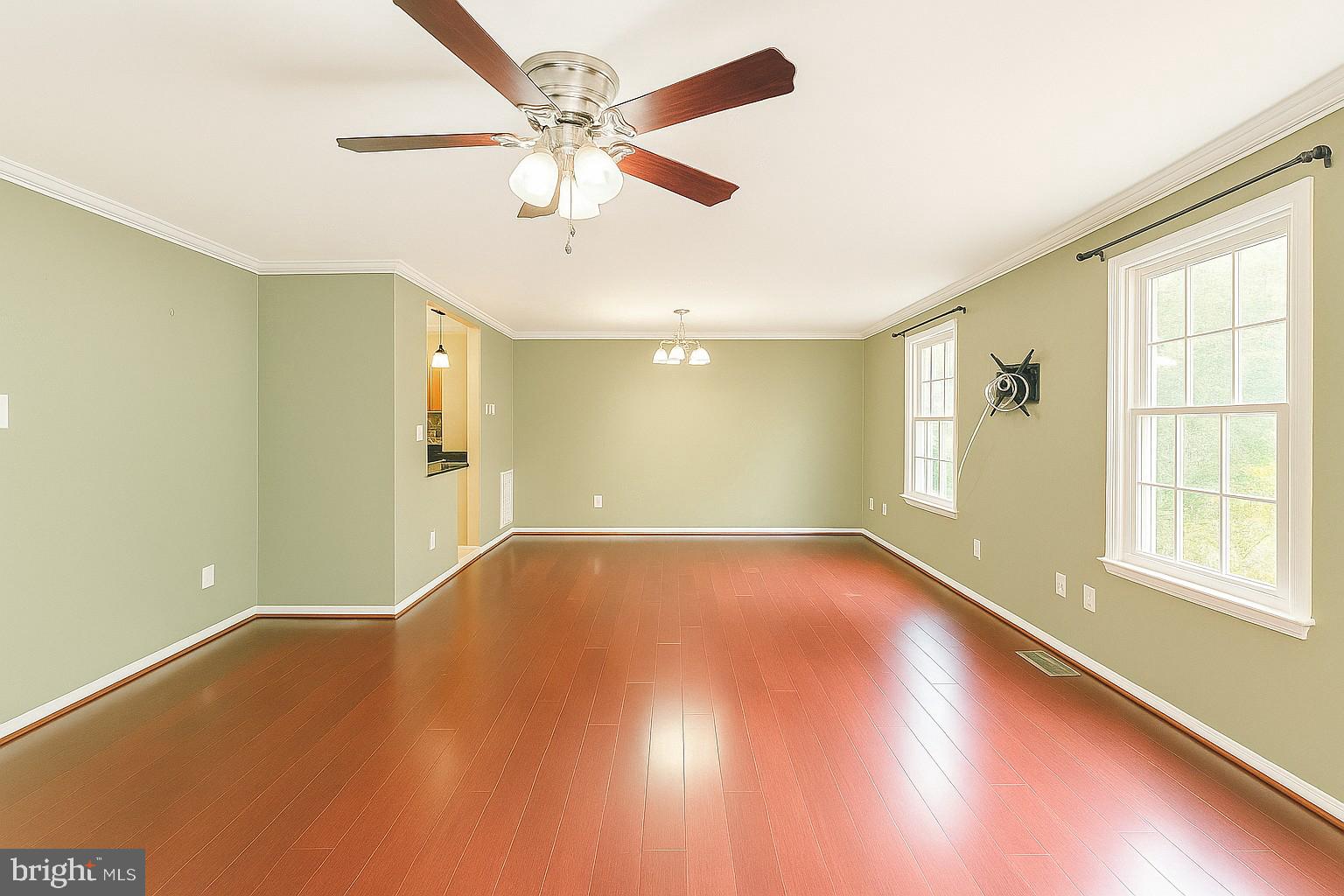 PINEWOOD STATION - Residential Lease