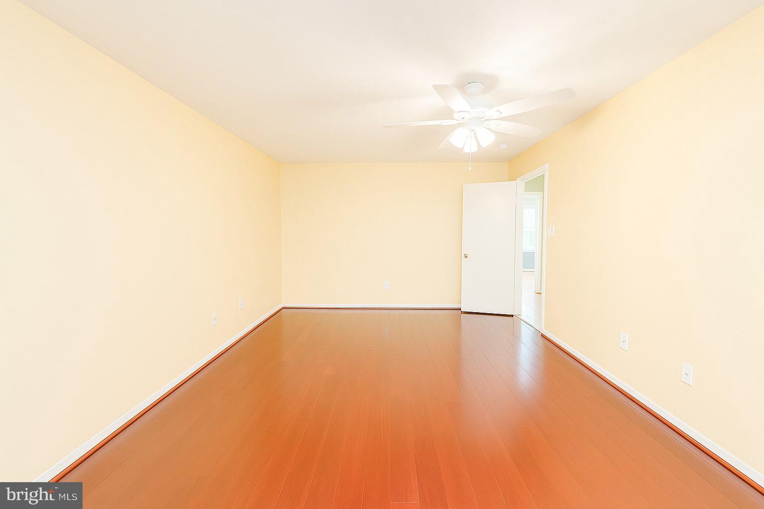 PINEWOOD STATION - Residential Lease