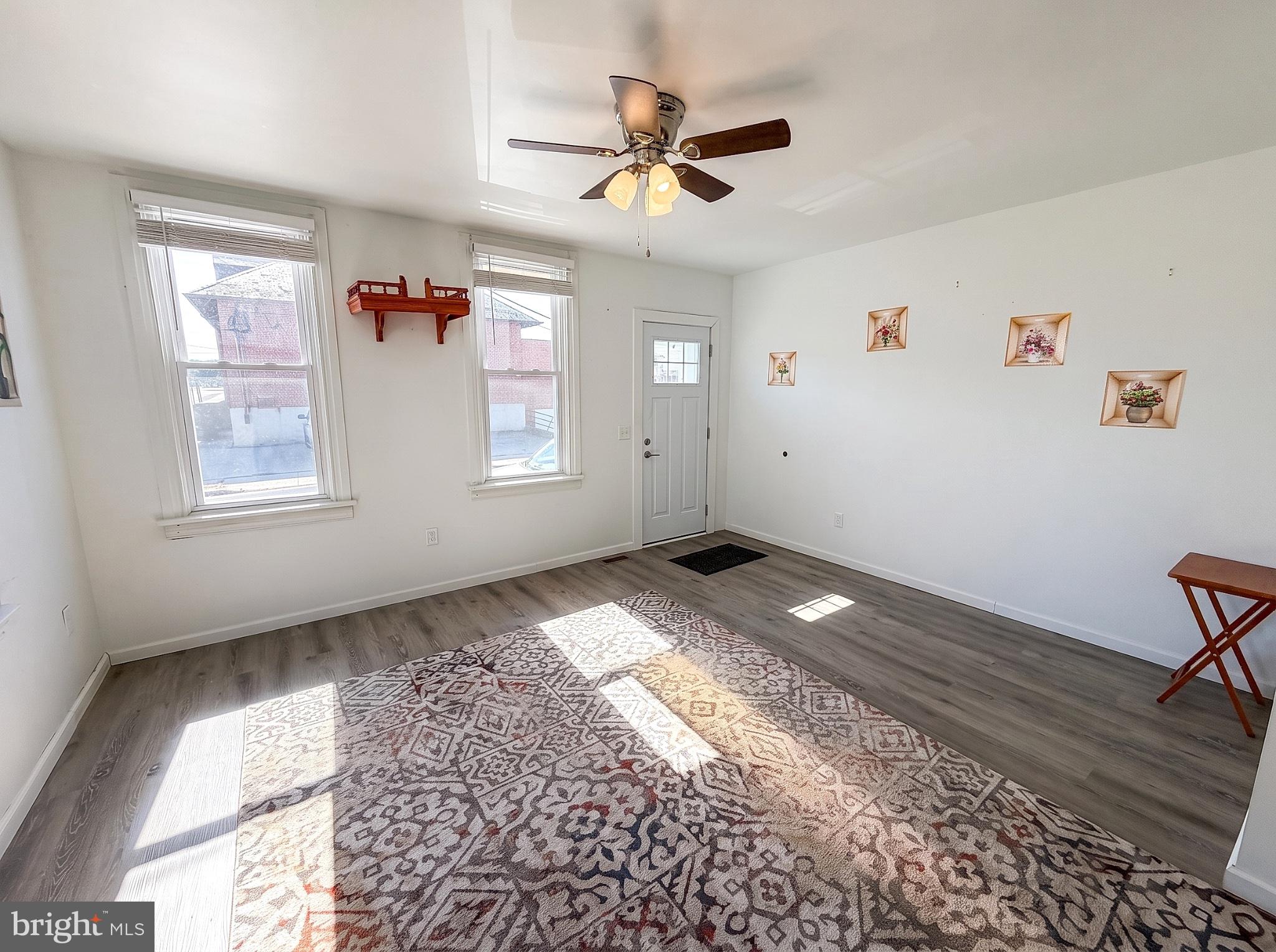 829 E POPLAR STREET