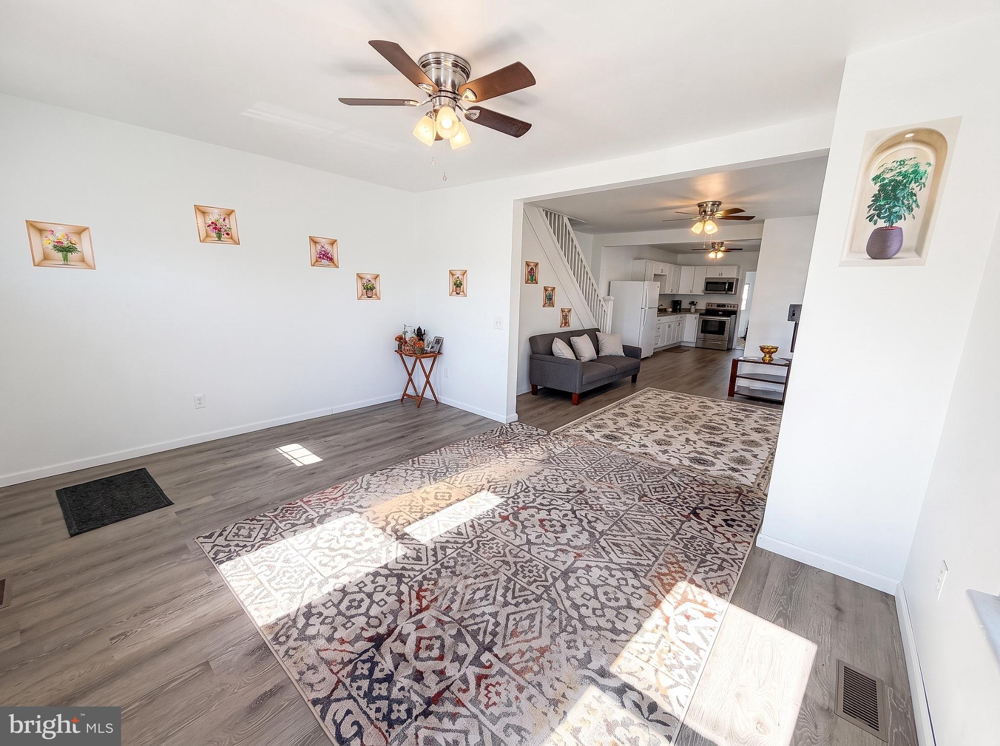 829 E POPLAR STREET