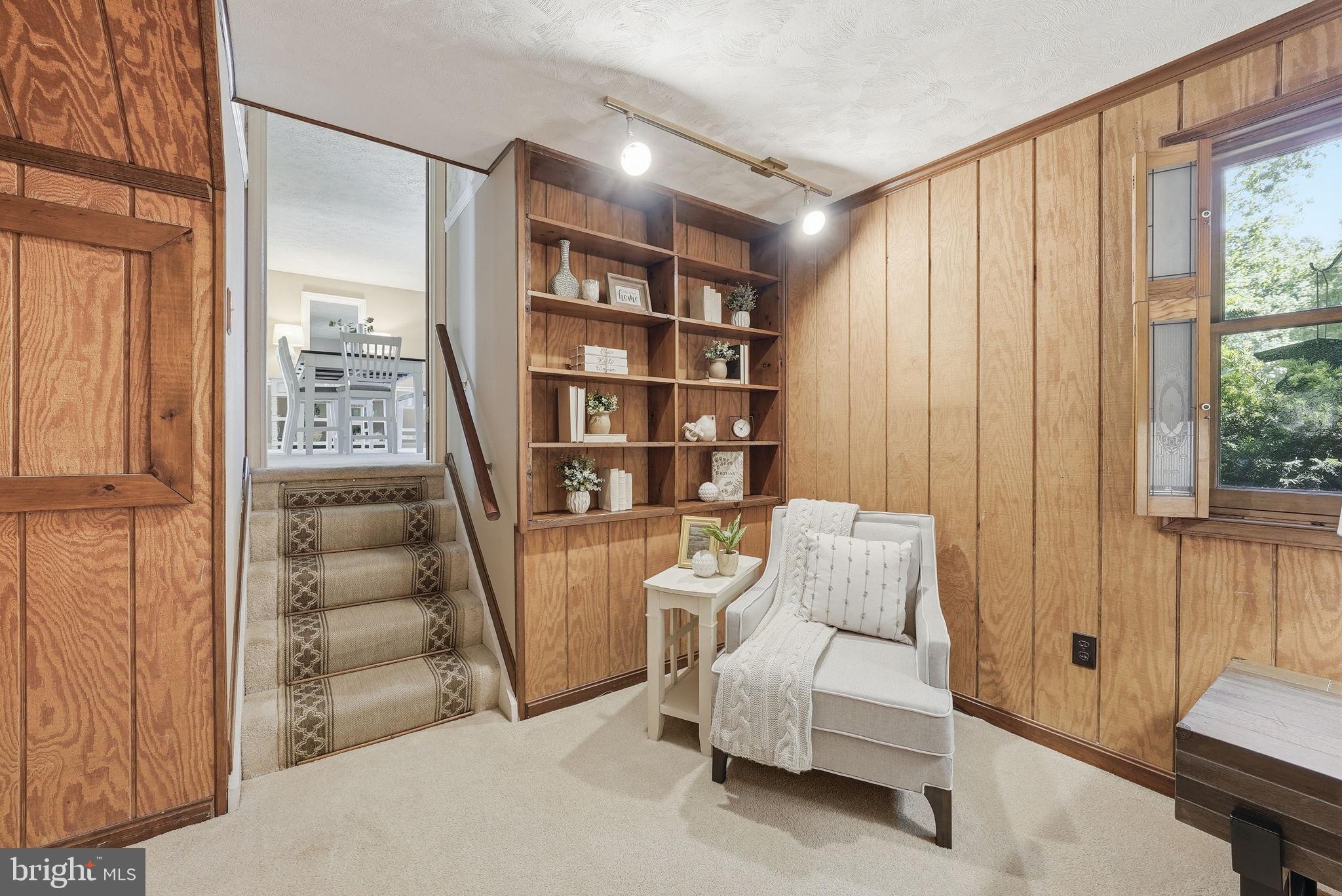 COUNTRY LAKES - Residential