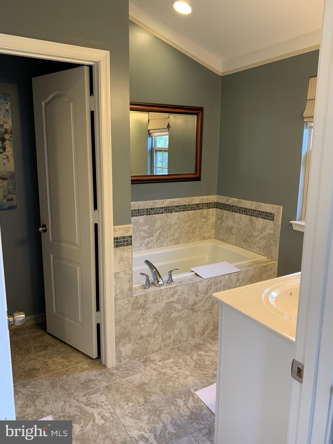 RIVERWALK - Residential Lease