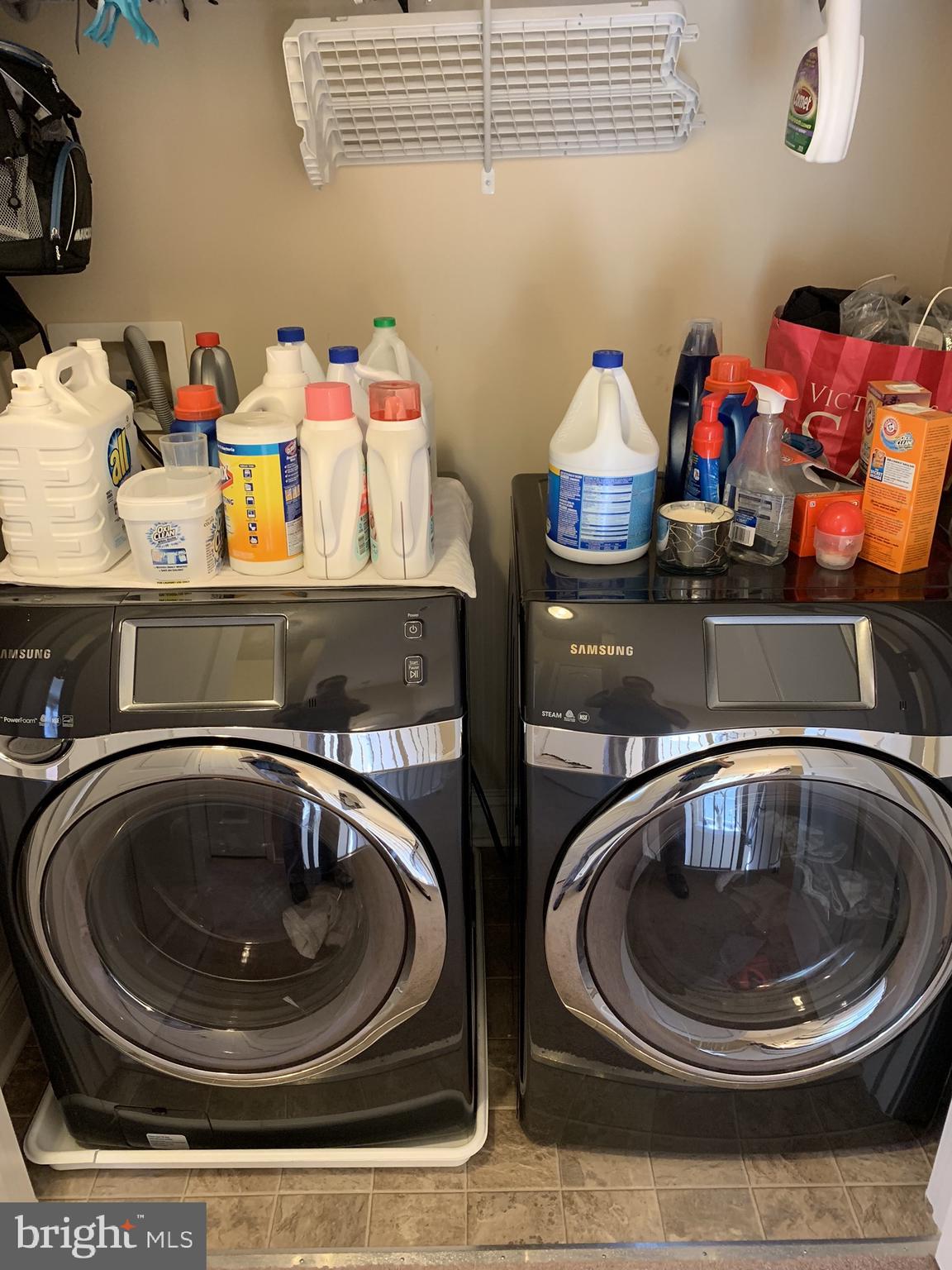 RIVERWALK - Residential Lease