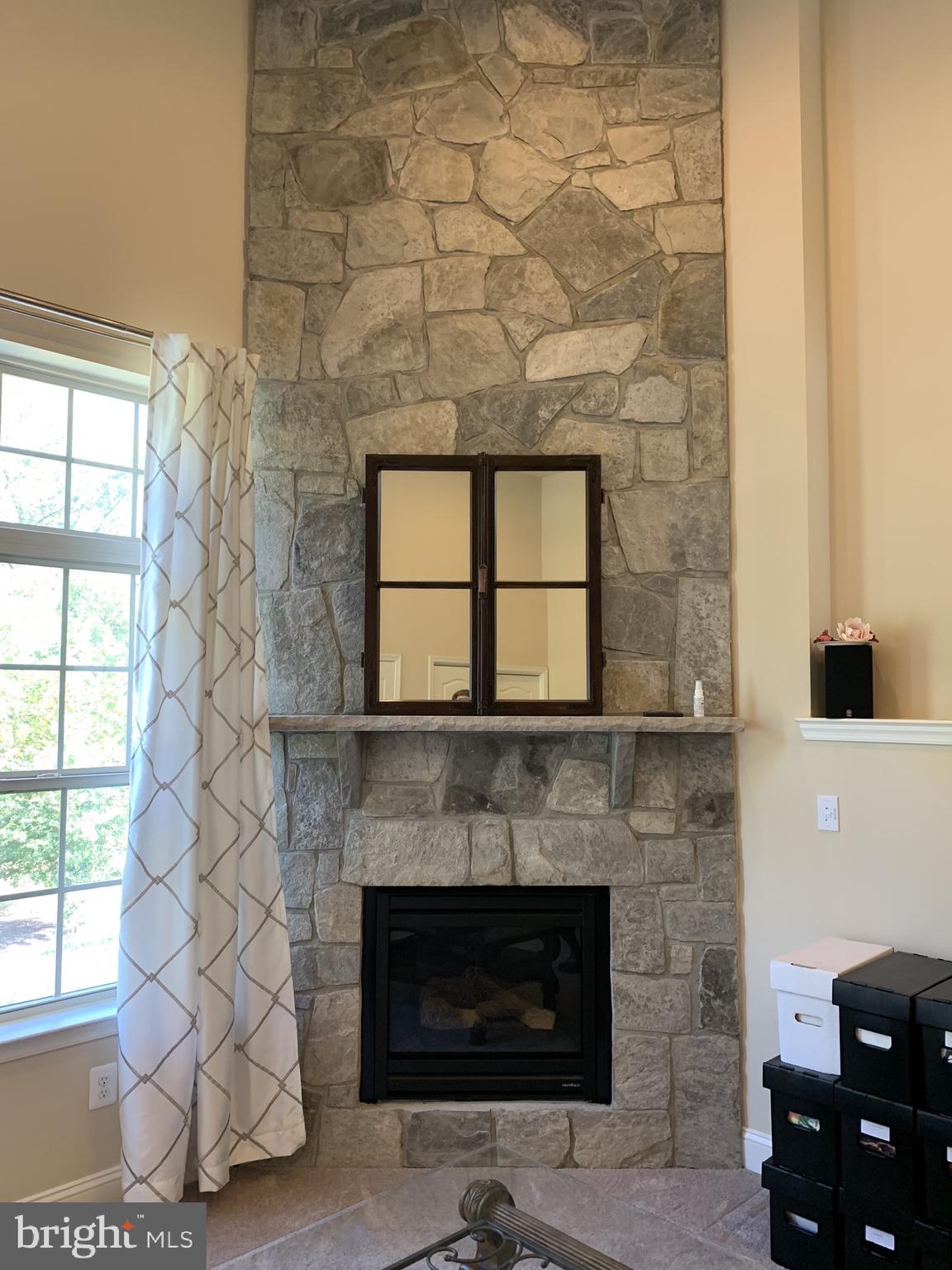 RIVERWALK - Residential Lease