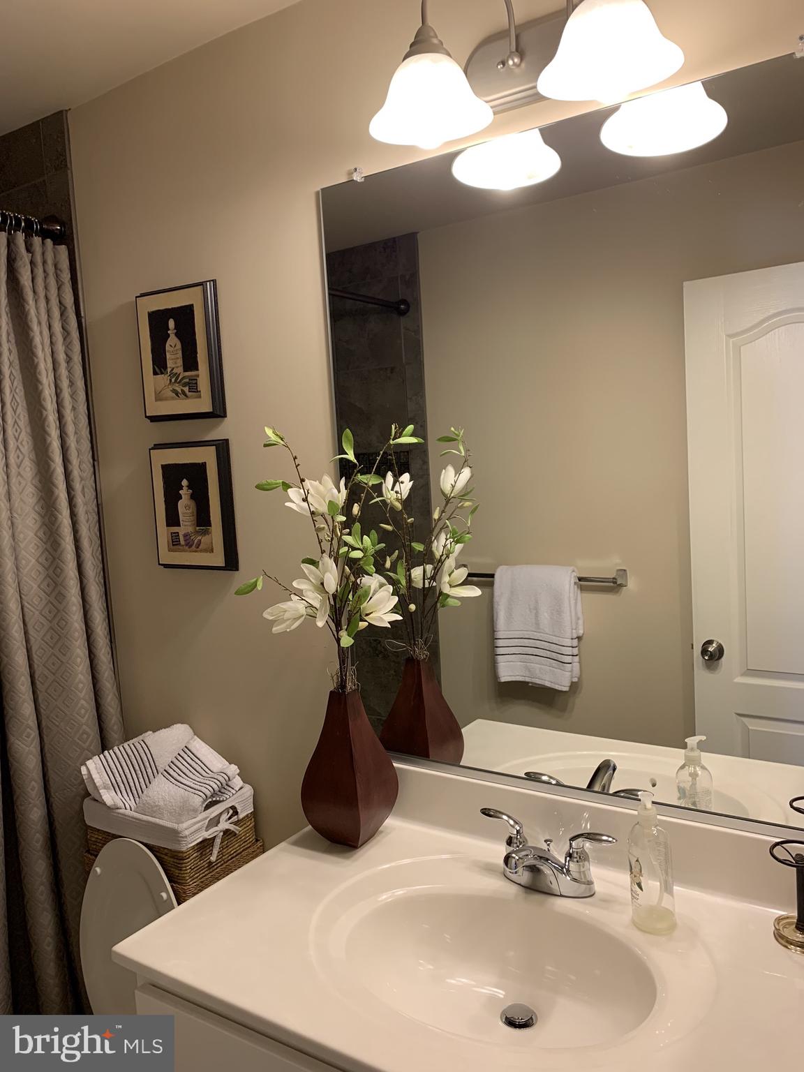 RIVERWALK - Residential Lease