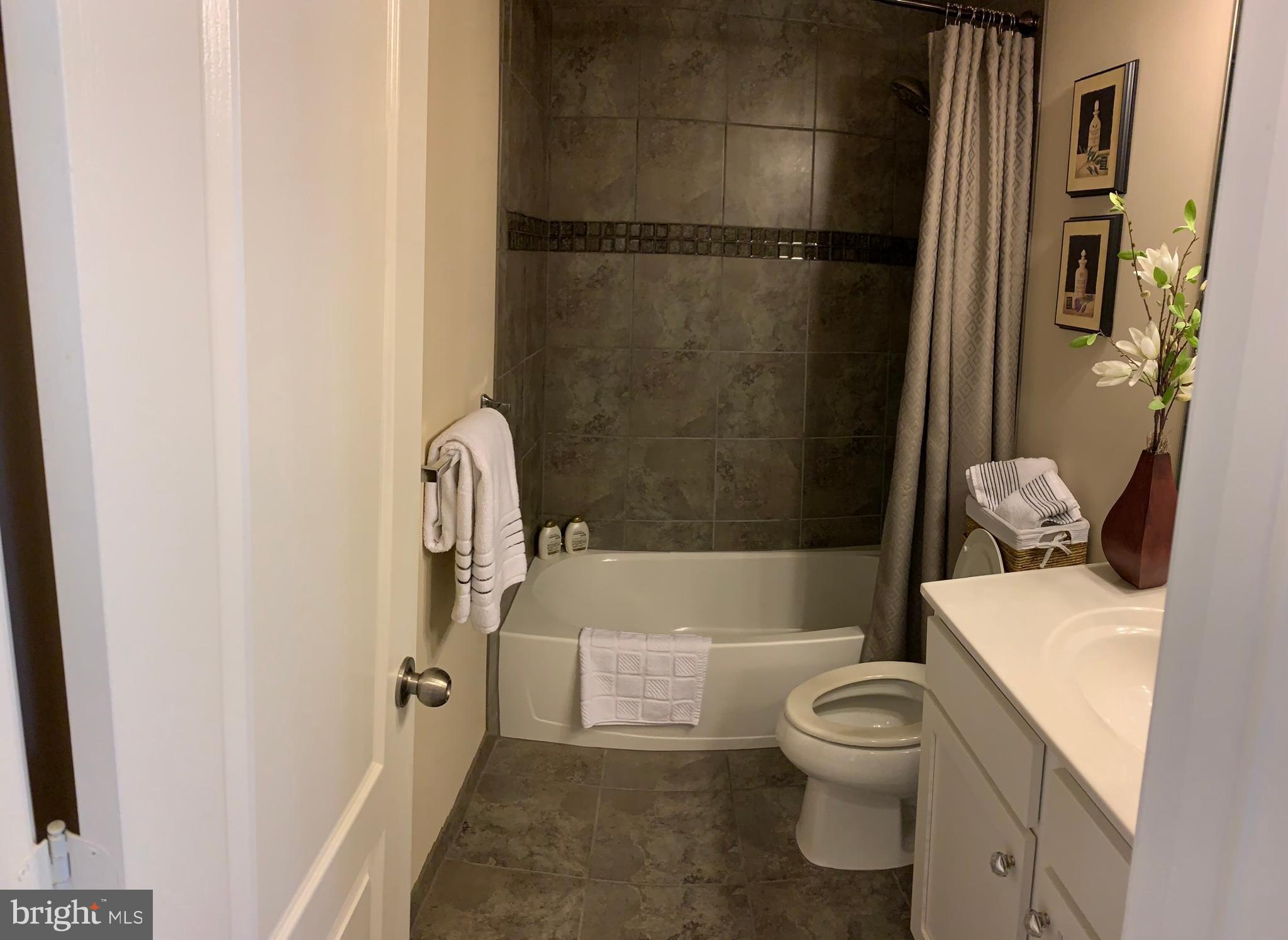 RIVERWALK - Residential Lease