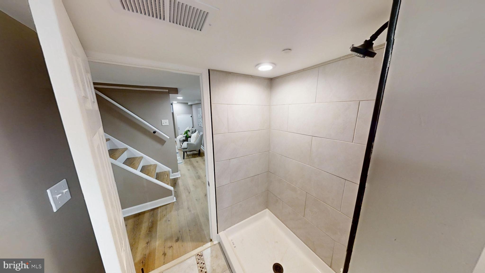 ARUNDEL GARDENS - Residential