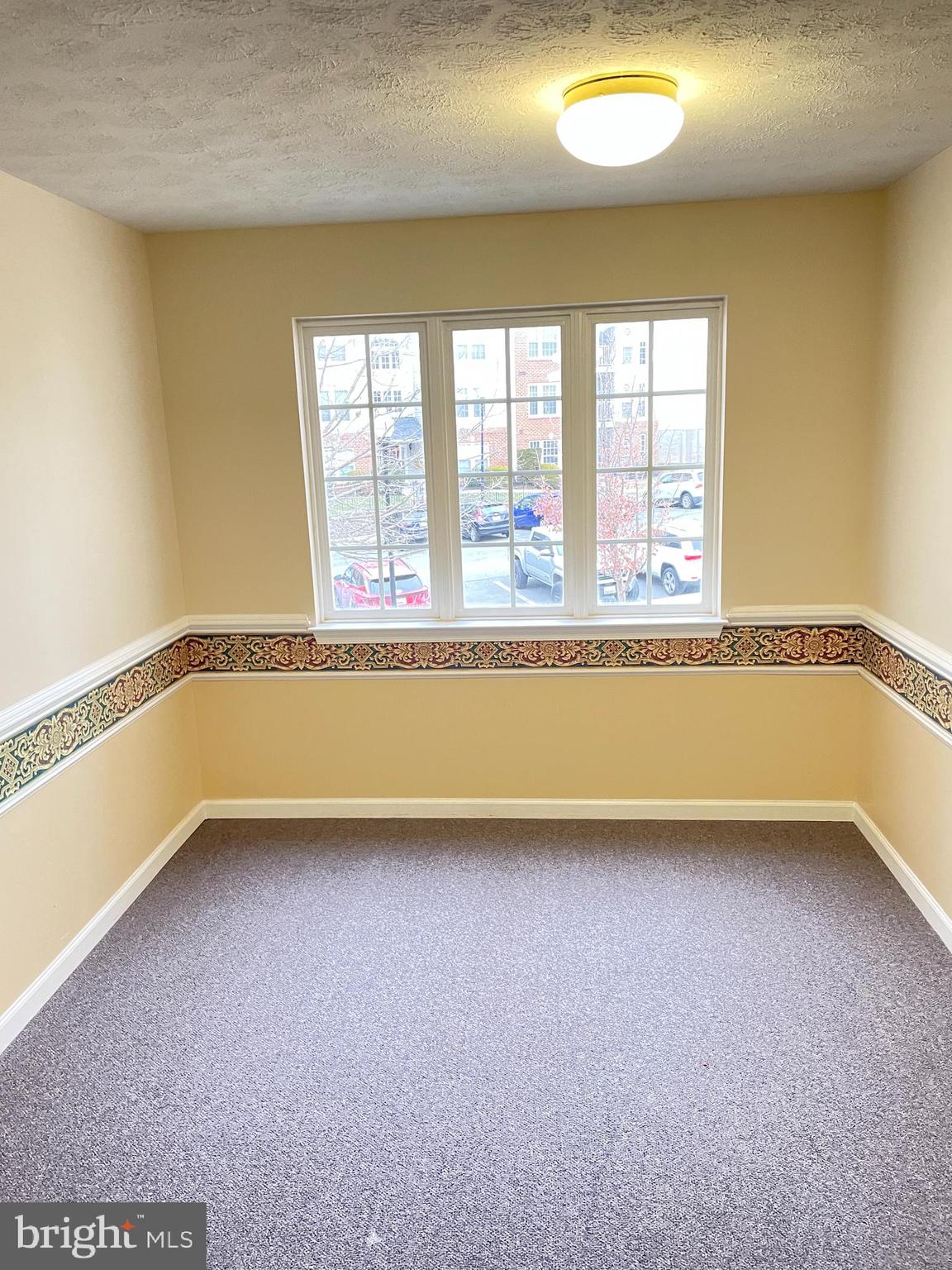 SILVER LAKE - Residential