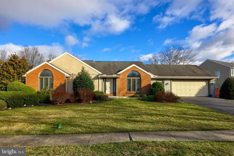 Photo of 94 Magnolia Drive, Leola, PA 17540 (MLS # PALA2046324)