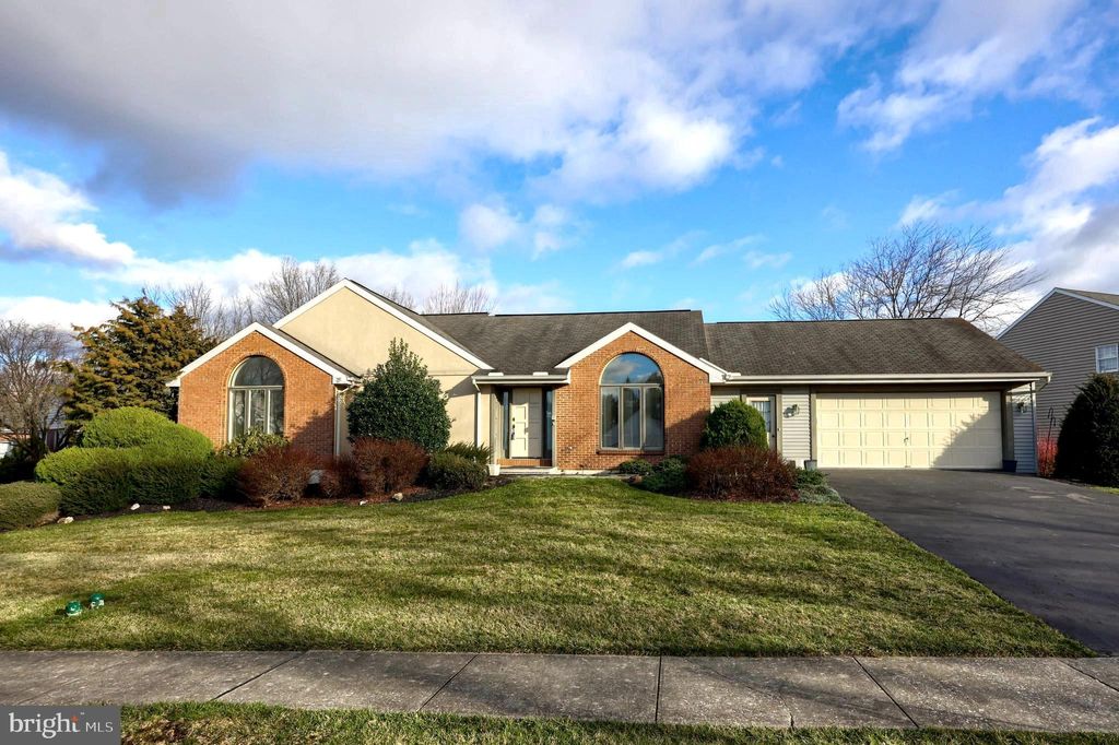 Photo of 94 Magnolia Drive, Leola, PA 17540 (MLS # PALA2046324)