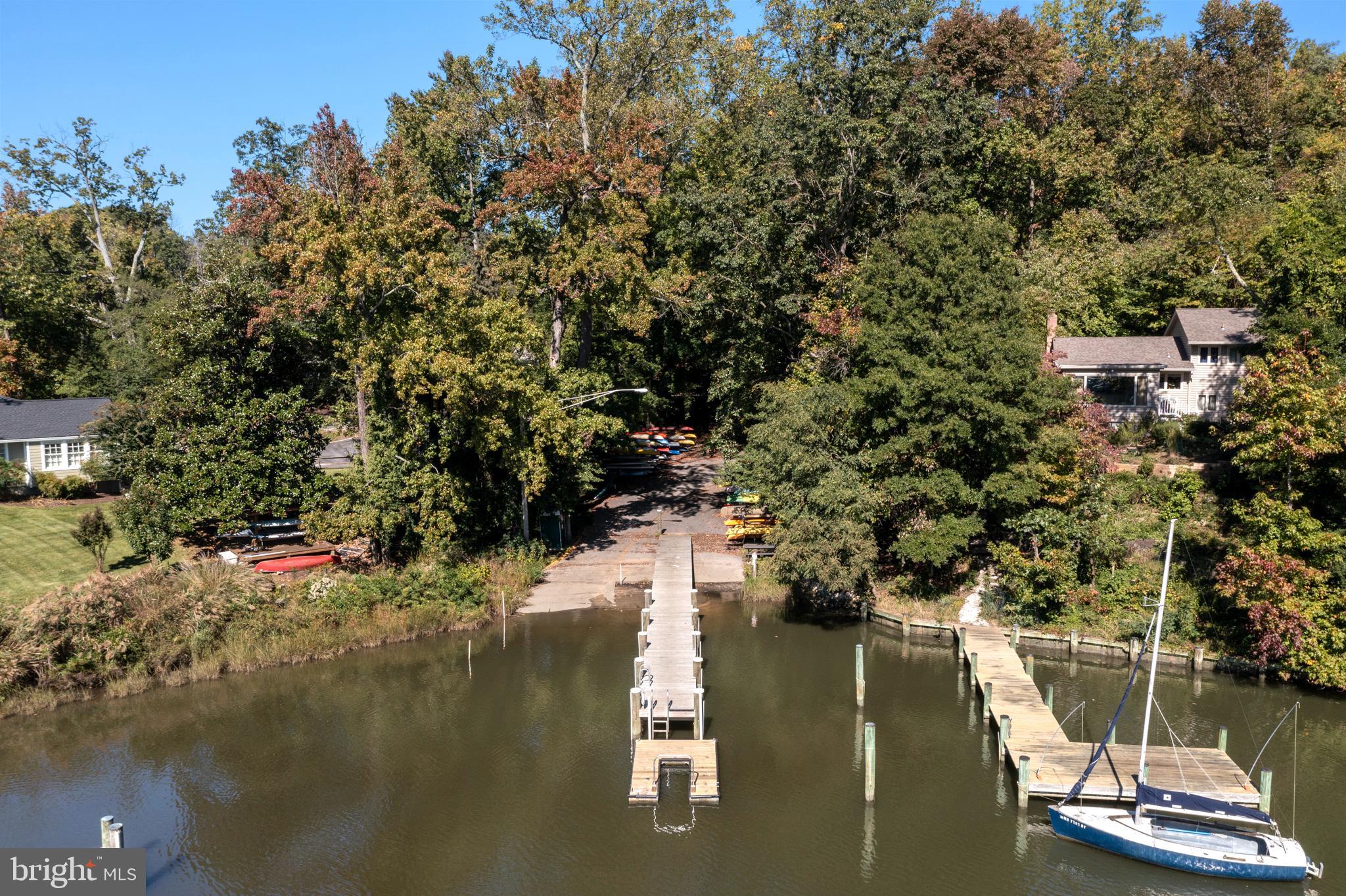 ANNAPOLIS ROADS - Residential