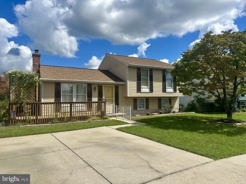 Homes For Sale - 10 Melanie Court<br/> BALTIMORE, MD 21234