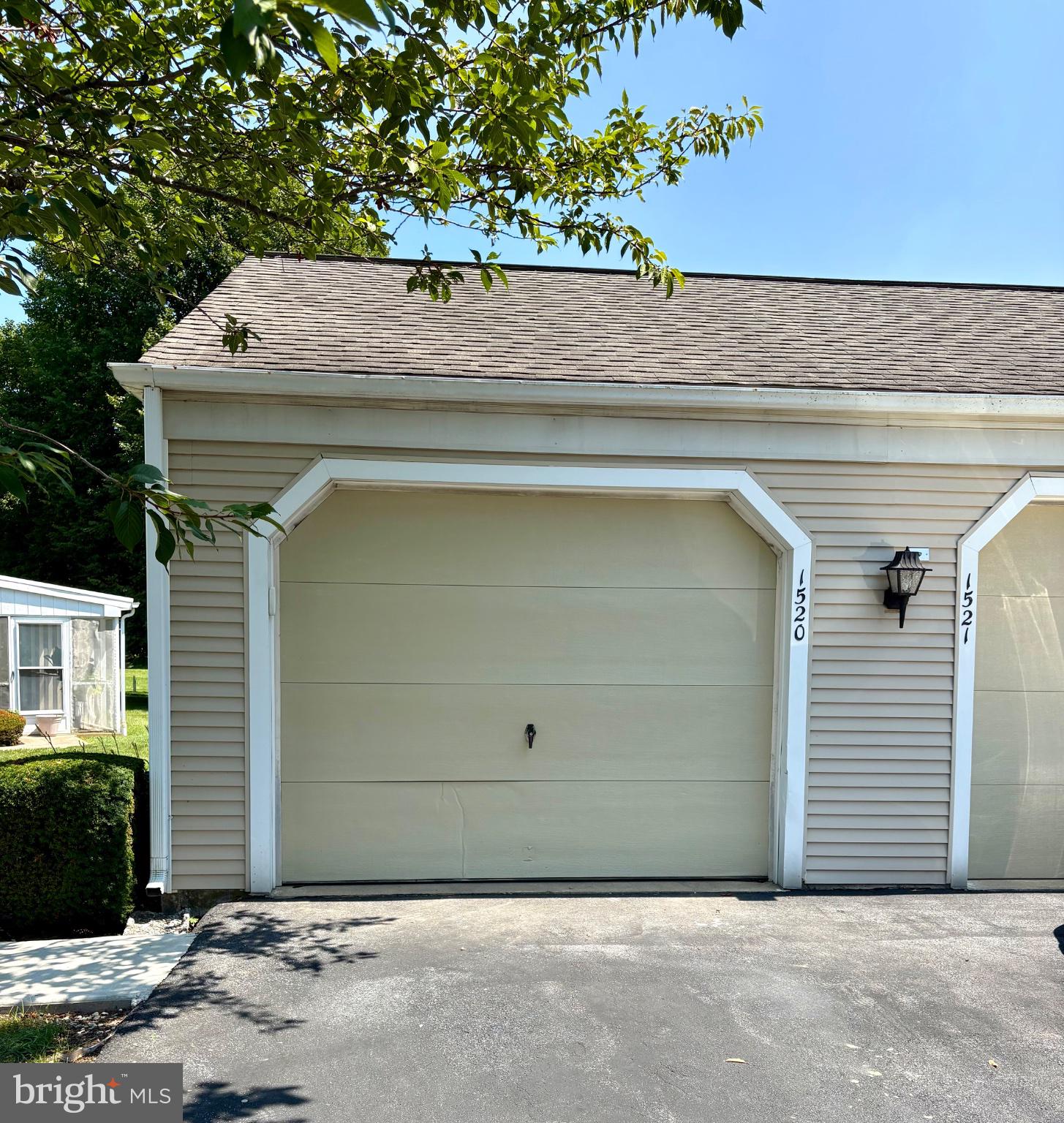 1520 CAMBRIDGE COURT