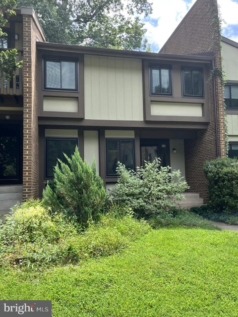 Townhouse For Rent - 2007 Winged Foot Court<br/> Fairfax County, RESTON, VA 20191