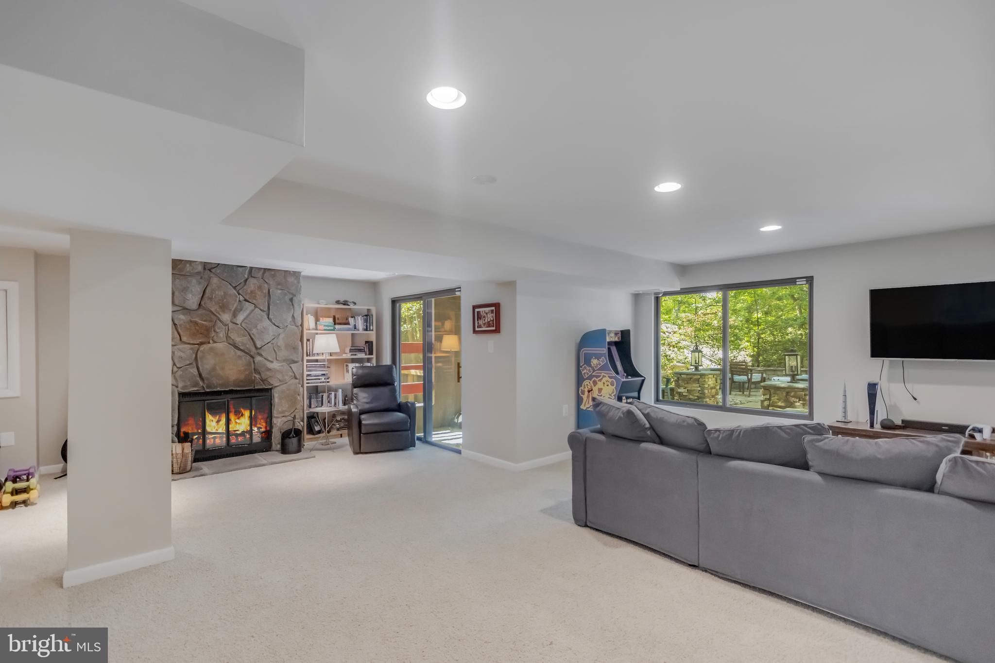 BONNIE BRAE - Residential Lease