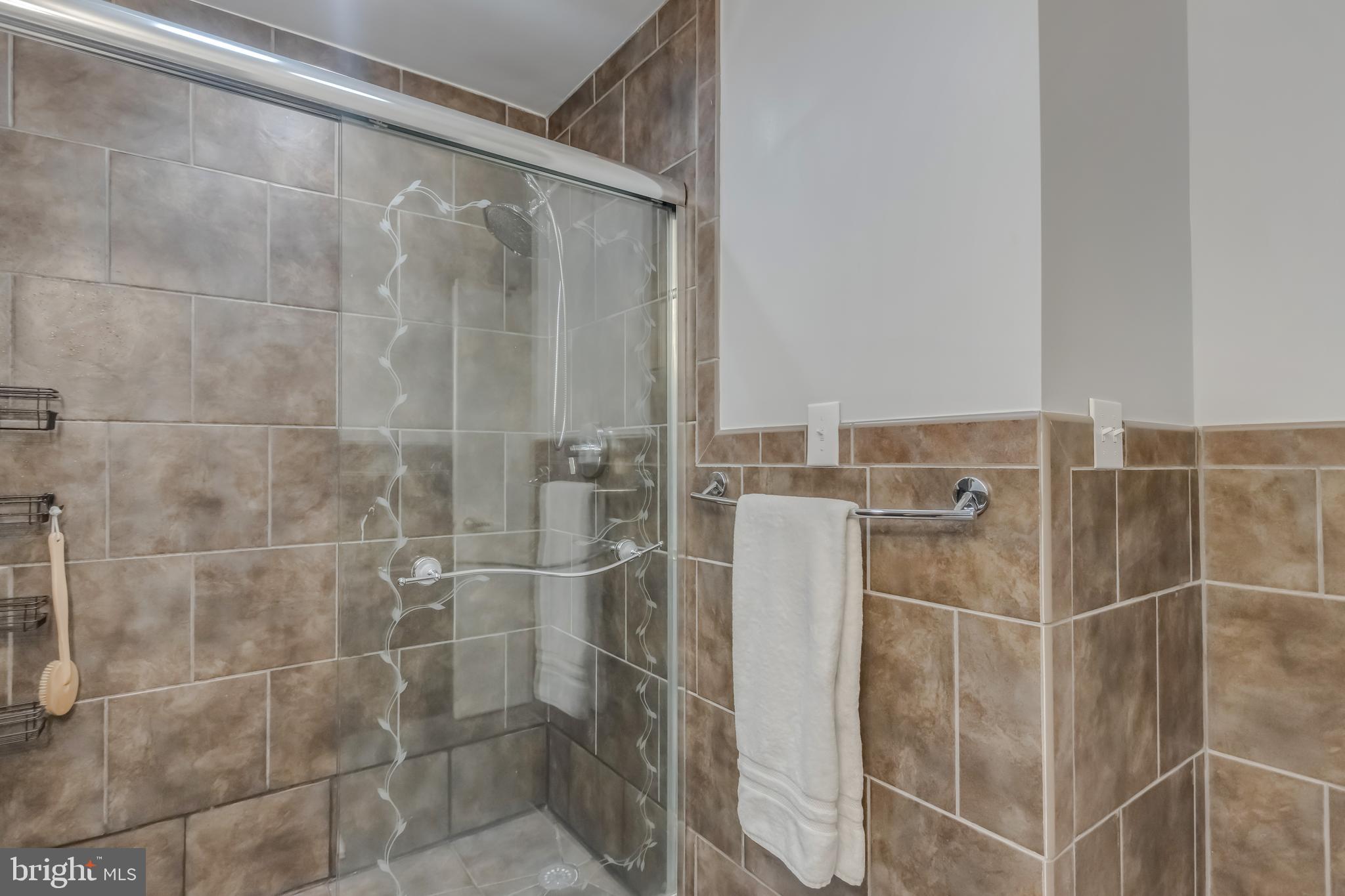 BONNIE BRAE - Residential Lease