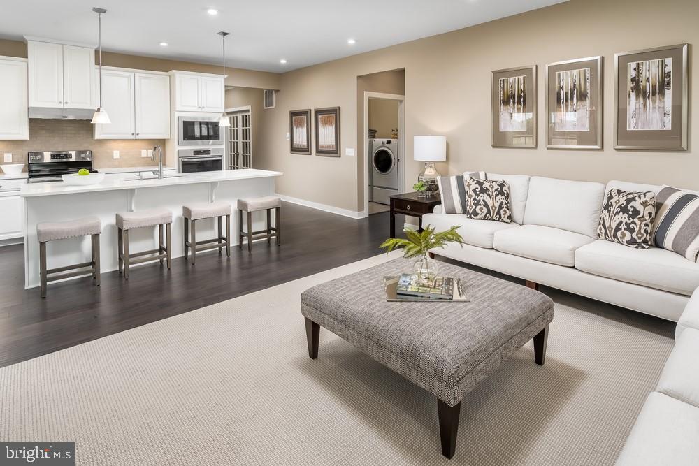 CHRISTOPHER POINTE - Residential