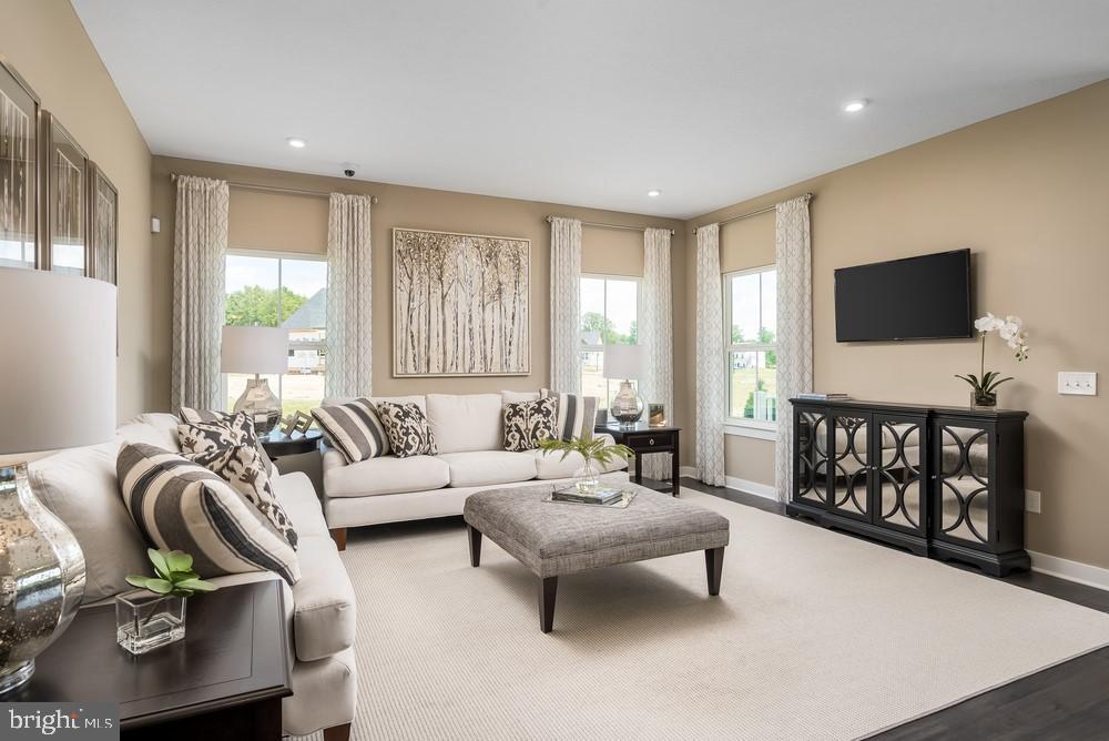 CHRISTOPHER POINTE - Residential