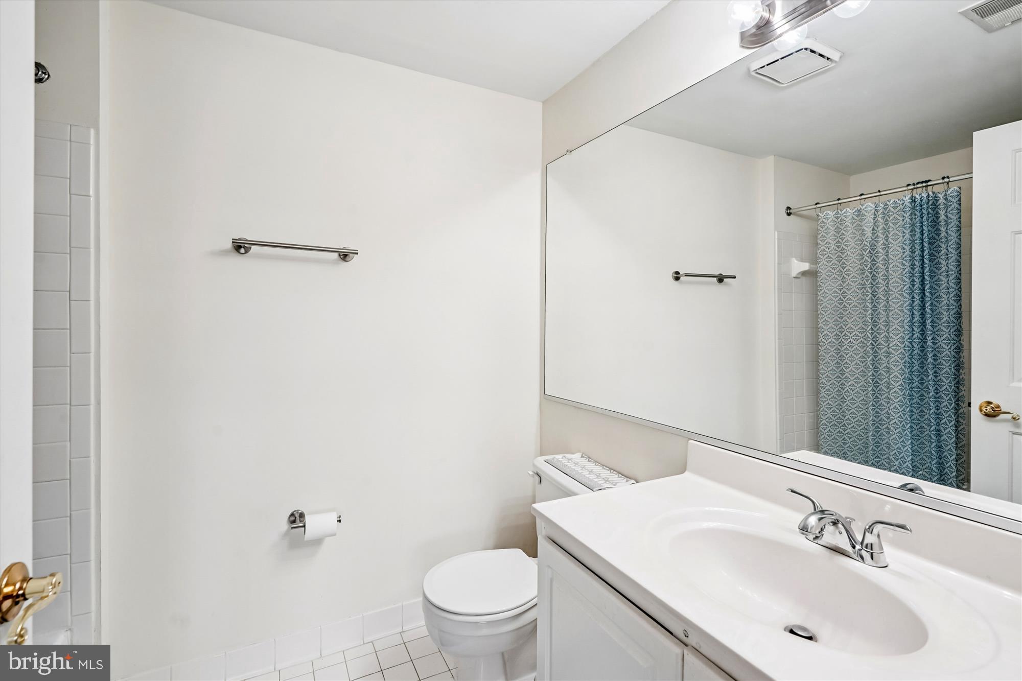 STRATFORD CONDOS - Residential