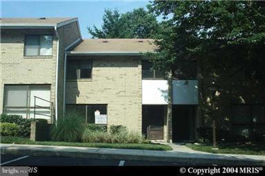 Lovely brick townhouse in convenient Columbia.Close to shopping and transportation.Shows very well current owner has maintained it very well 3bedrooms 1 1/2 baths, separatte living room din. rm, shed for add'l storage,Updated kitchen and floors. Owner can provide furniture