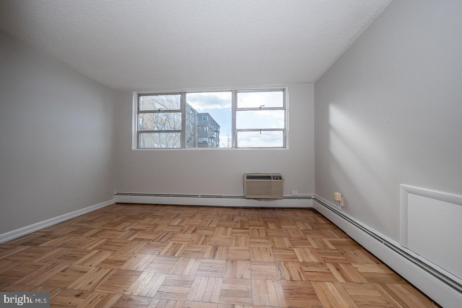 RADNOR HOUSE - Residential