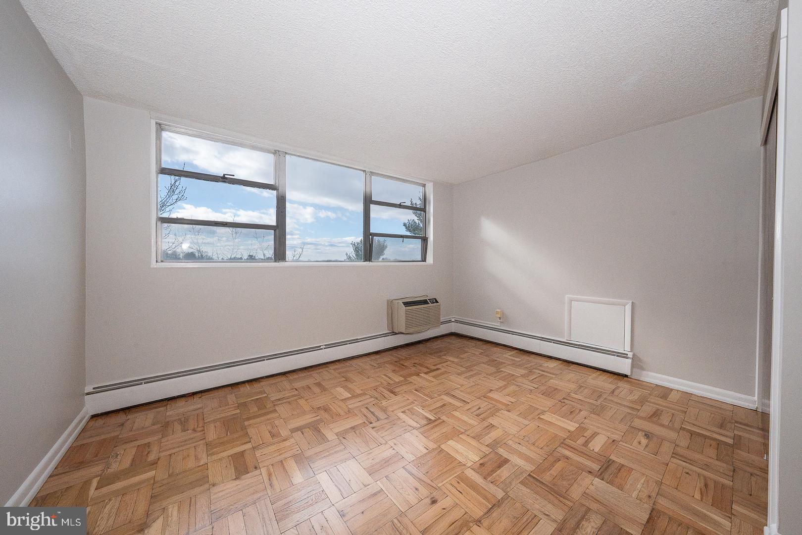 RADNOR HOUSE - Residential